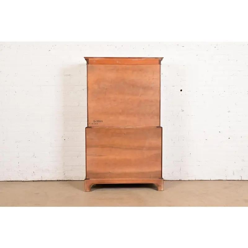 Henredon Georgian Banded Mahogany Highboy Dresser in vendita 7