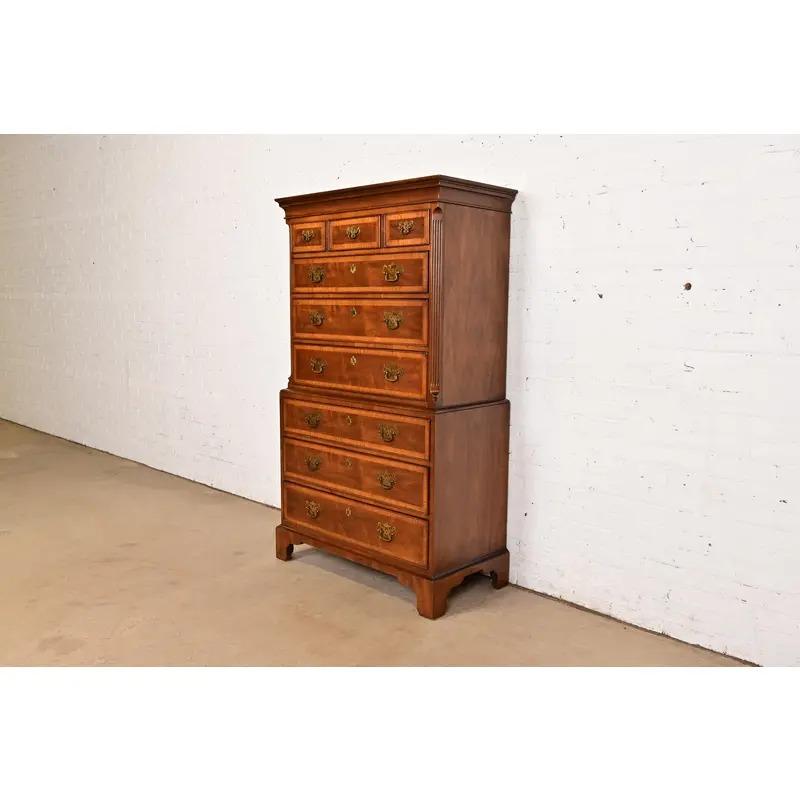 Americano Henredon Georgian Banded Mahogany Highboy Dresser in vendita