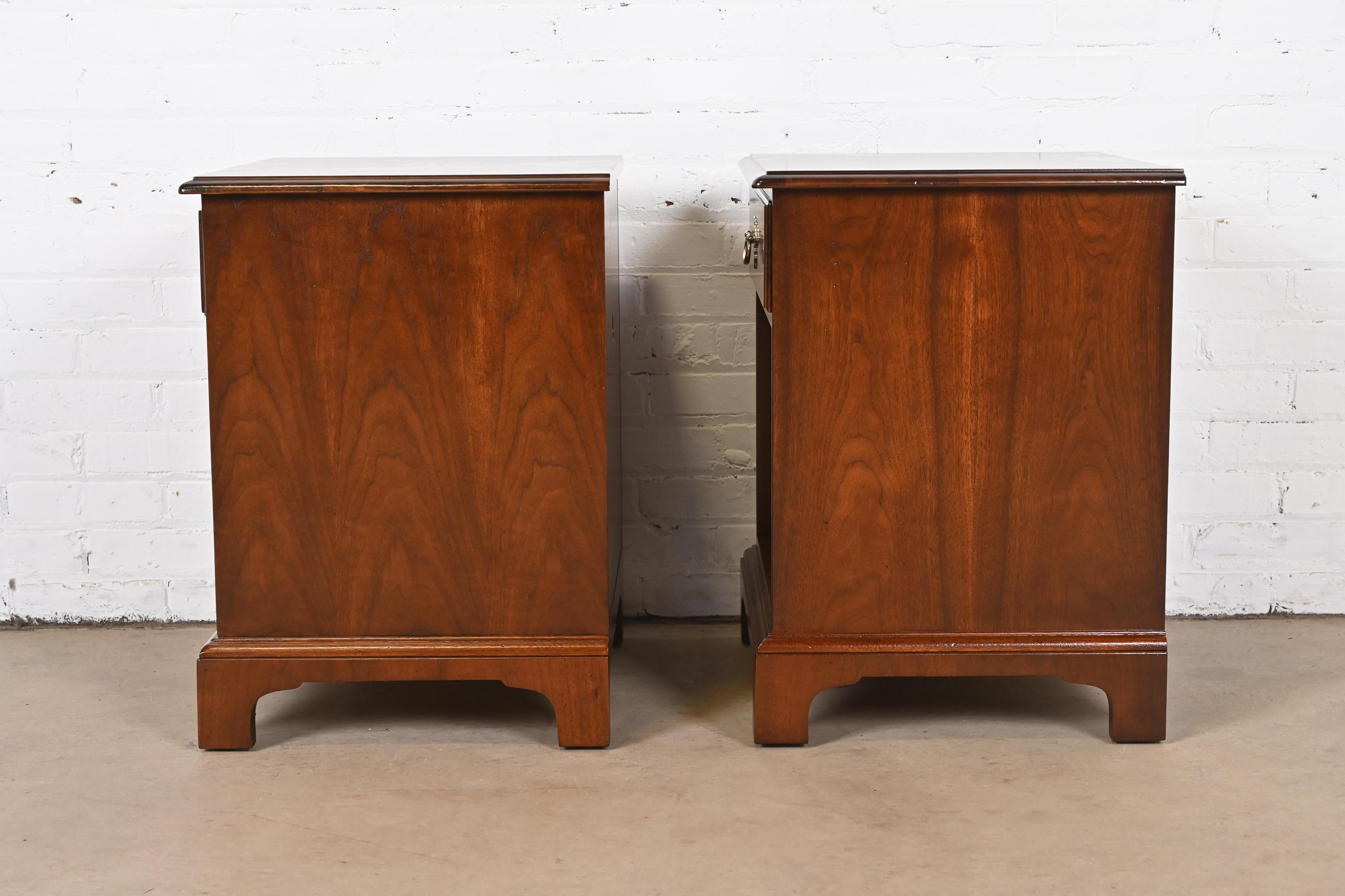 Henredon Georgian Banded Mahogany Nightstands, Newly Refinished 6