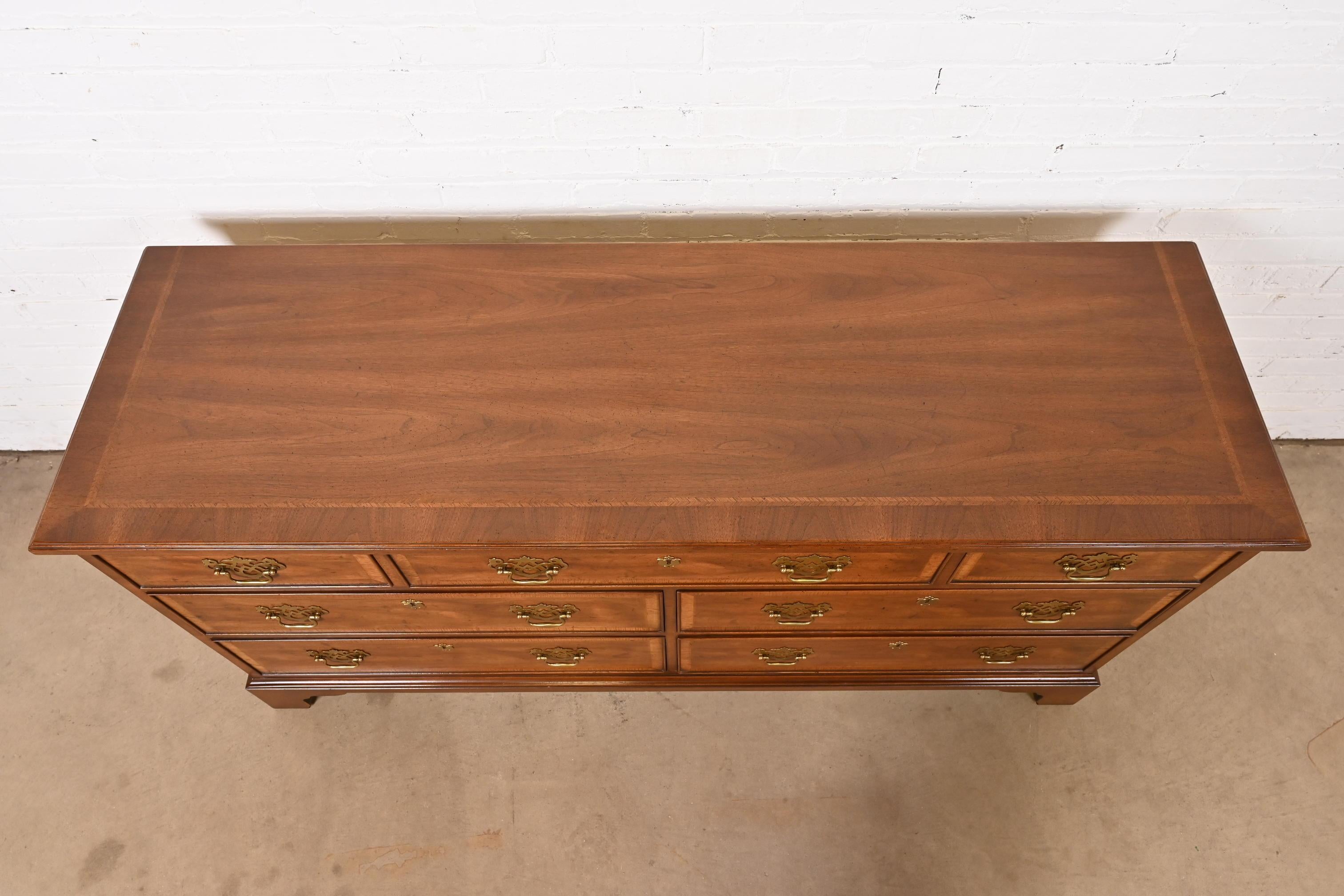 Henredon Georgian Banded Mahogany Seven-Drawer Dresser or Credenza 4