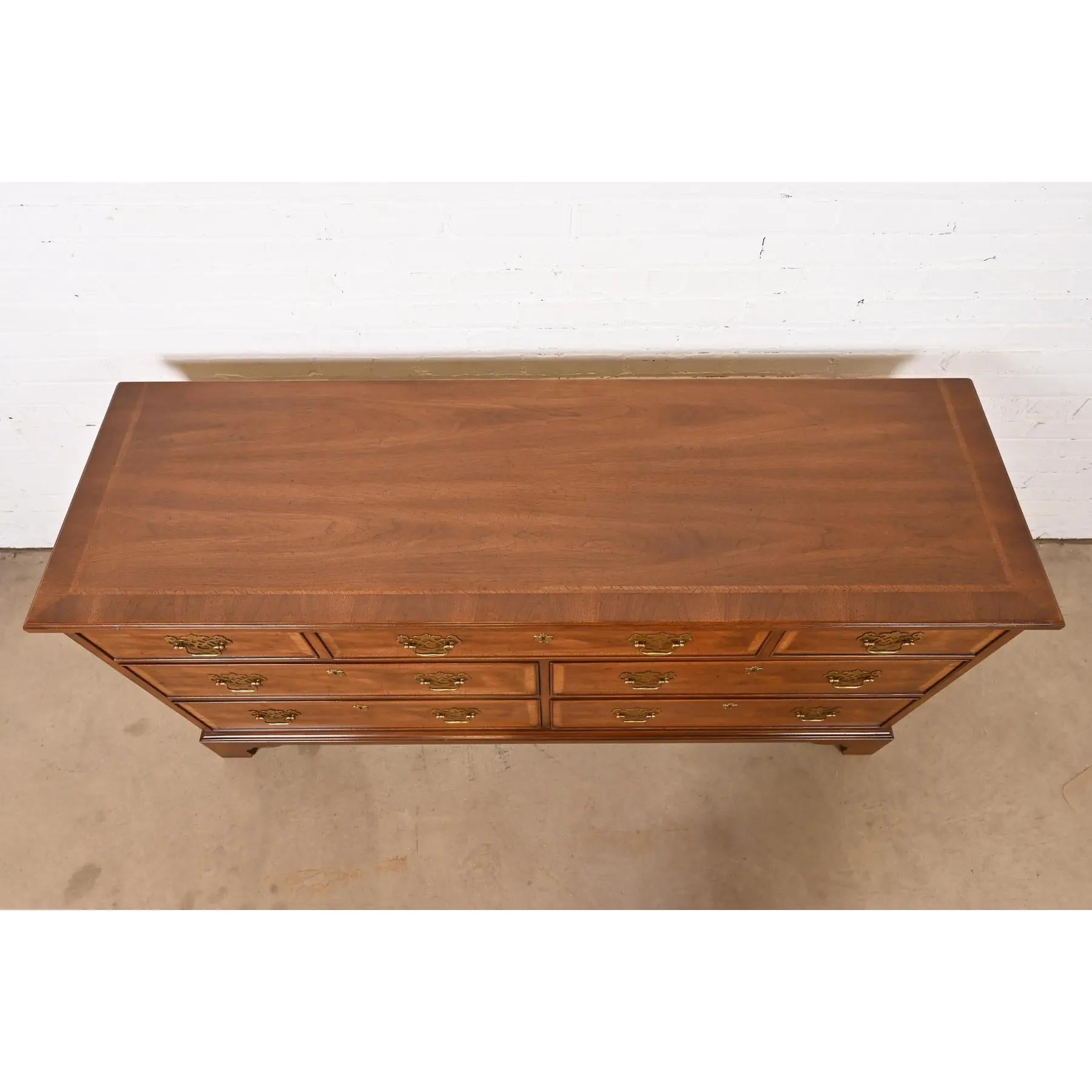 Henredon Georgian Banded Mahogany Seven-Drawer Dresser or Credenza 3