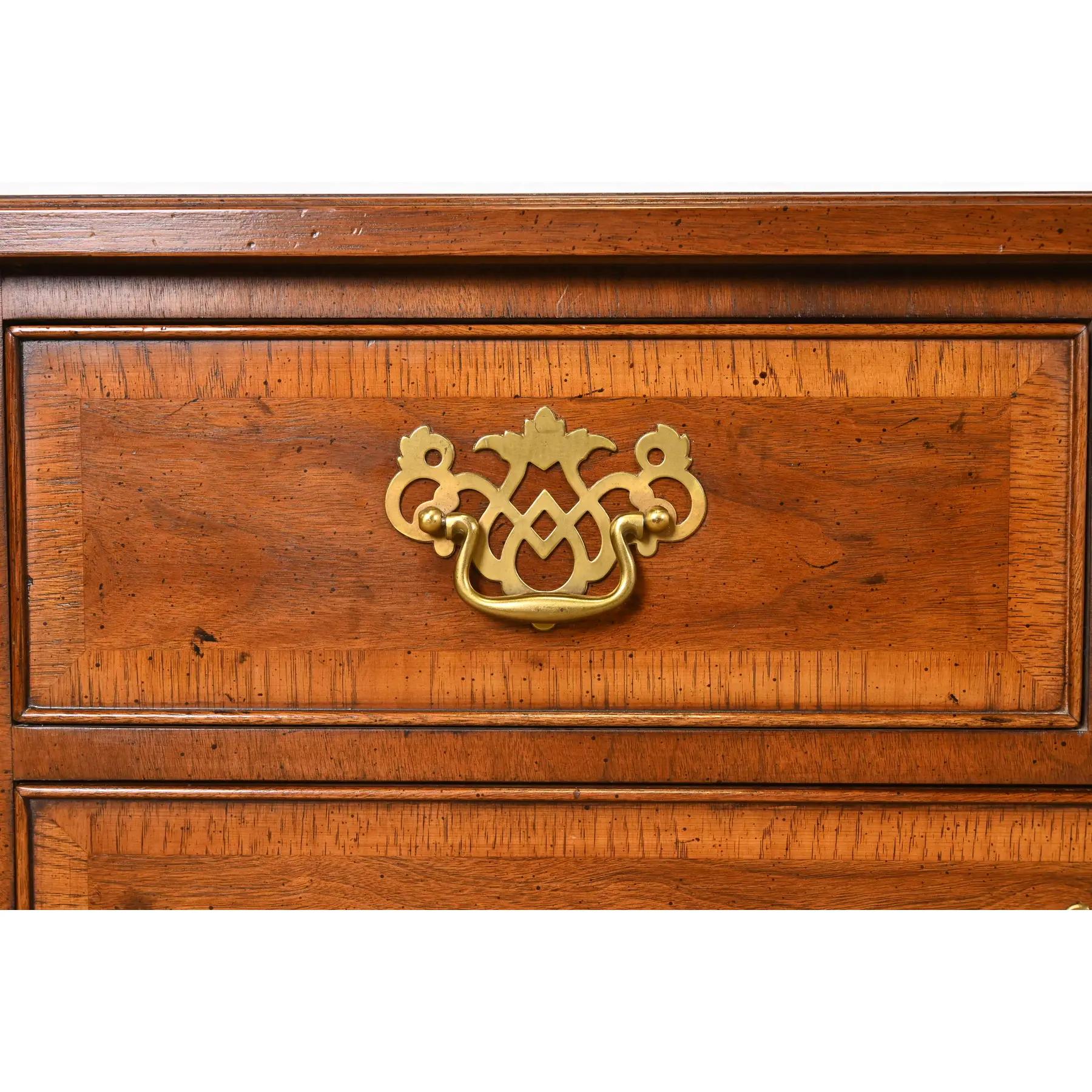 Henredon Georgian Banded Mahogany Seven-Drawer Dresser or Credenza 2