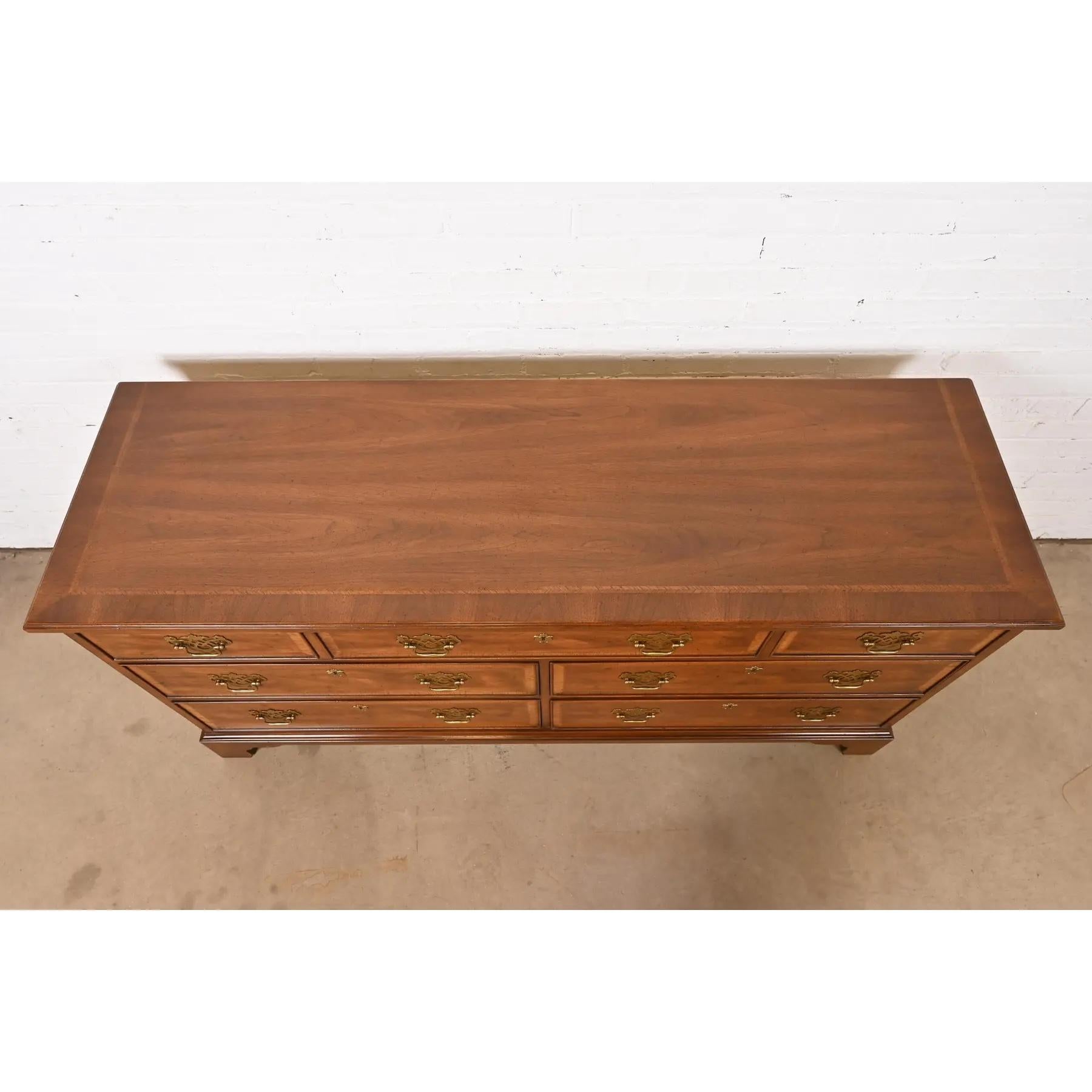 Henredon Georgian Banded Mahogany Seven-Drawer Dresser or Credenza 2