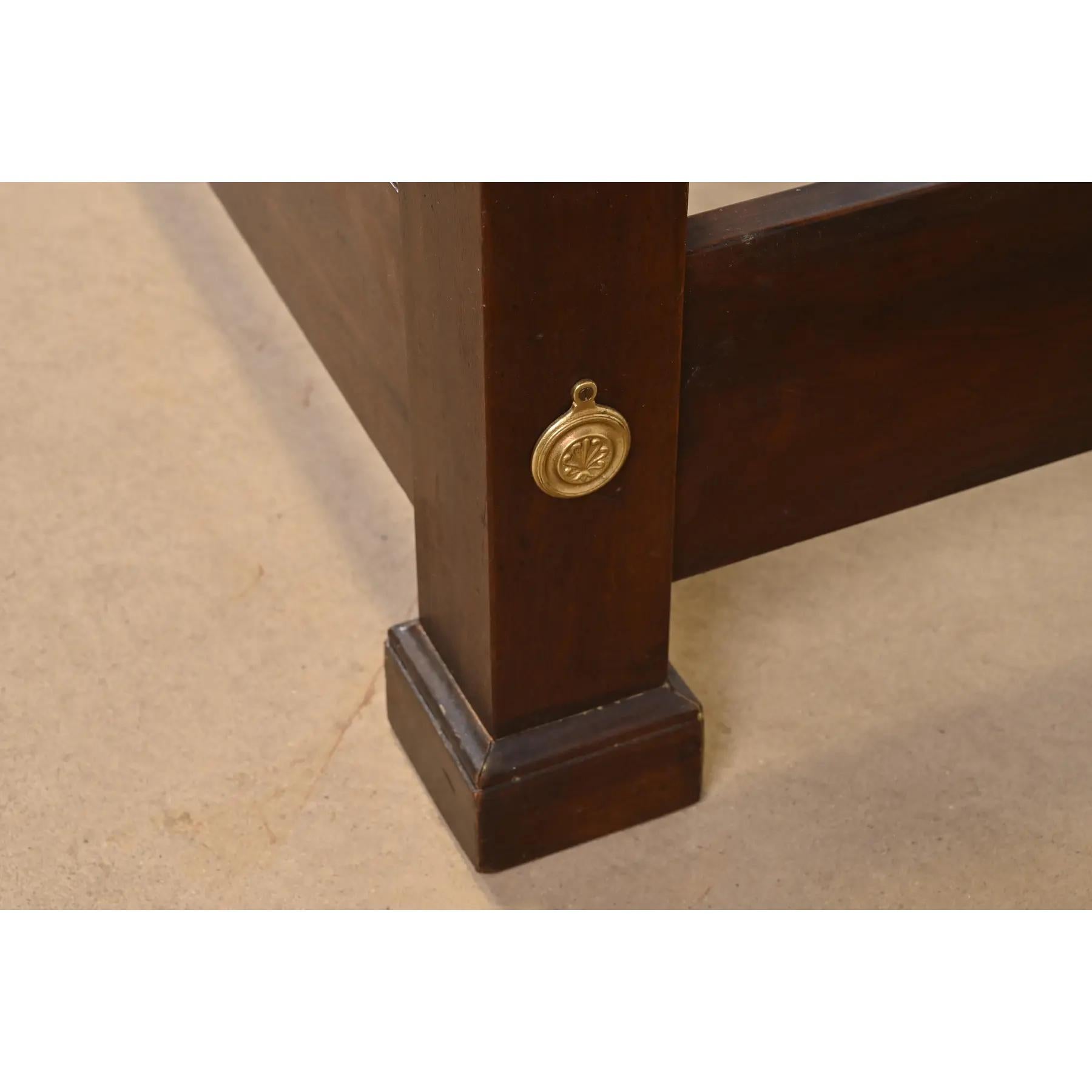 Cama con dosel Henredon Georgiana de caoba tallada de cuatro postes tamaño Queen en venta 3