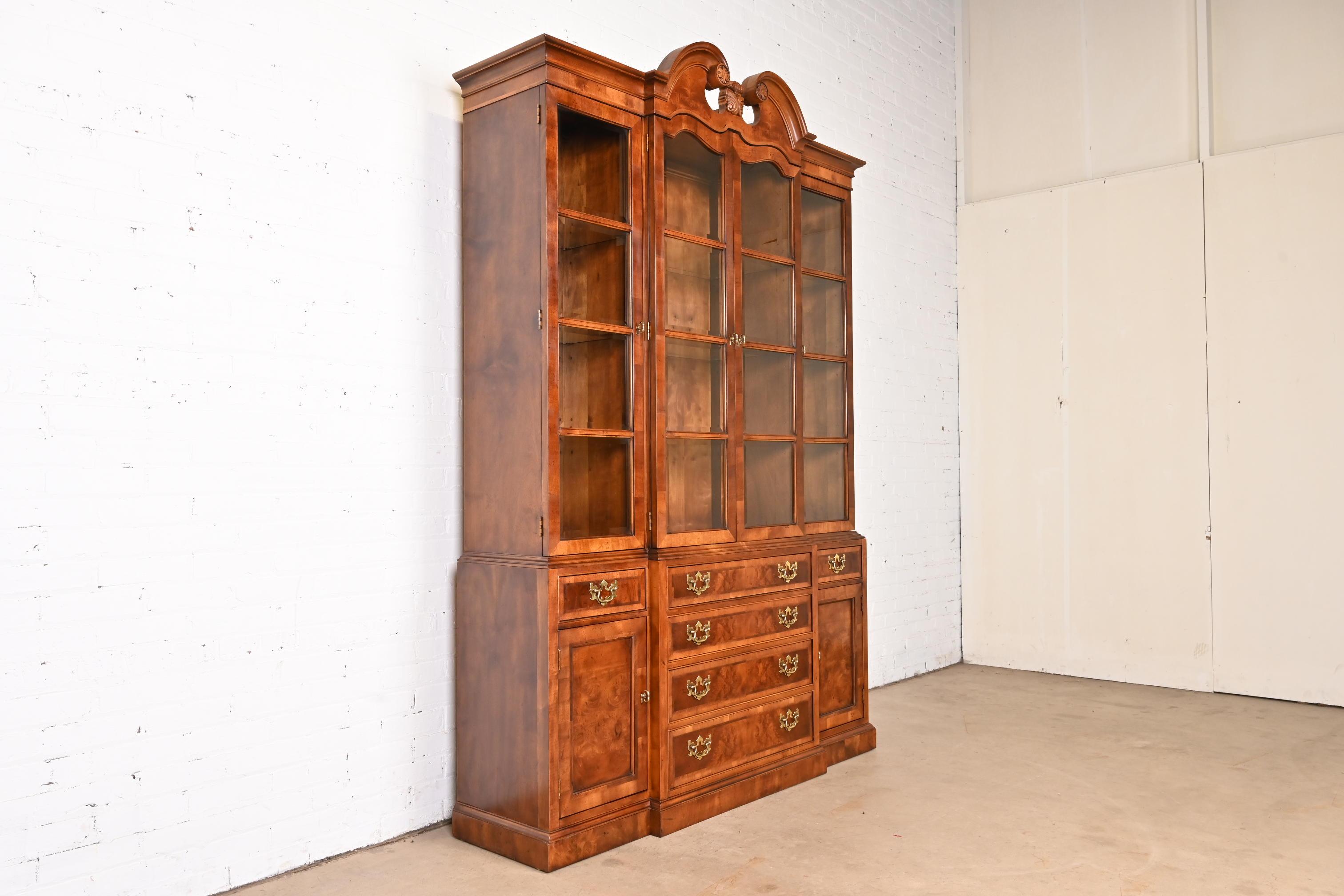 American Henredon Georgian Carved Mahogany Lighted Breakfront Bookcase Cabinet For Sale