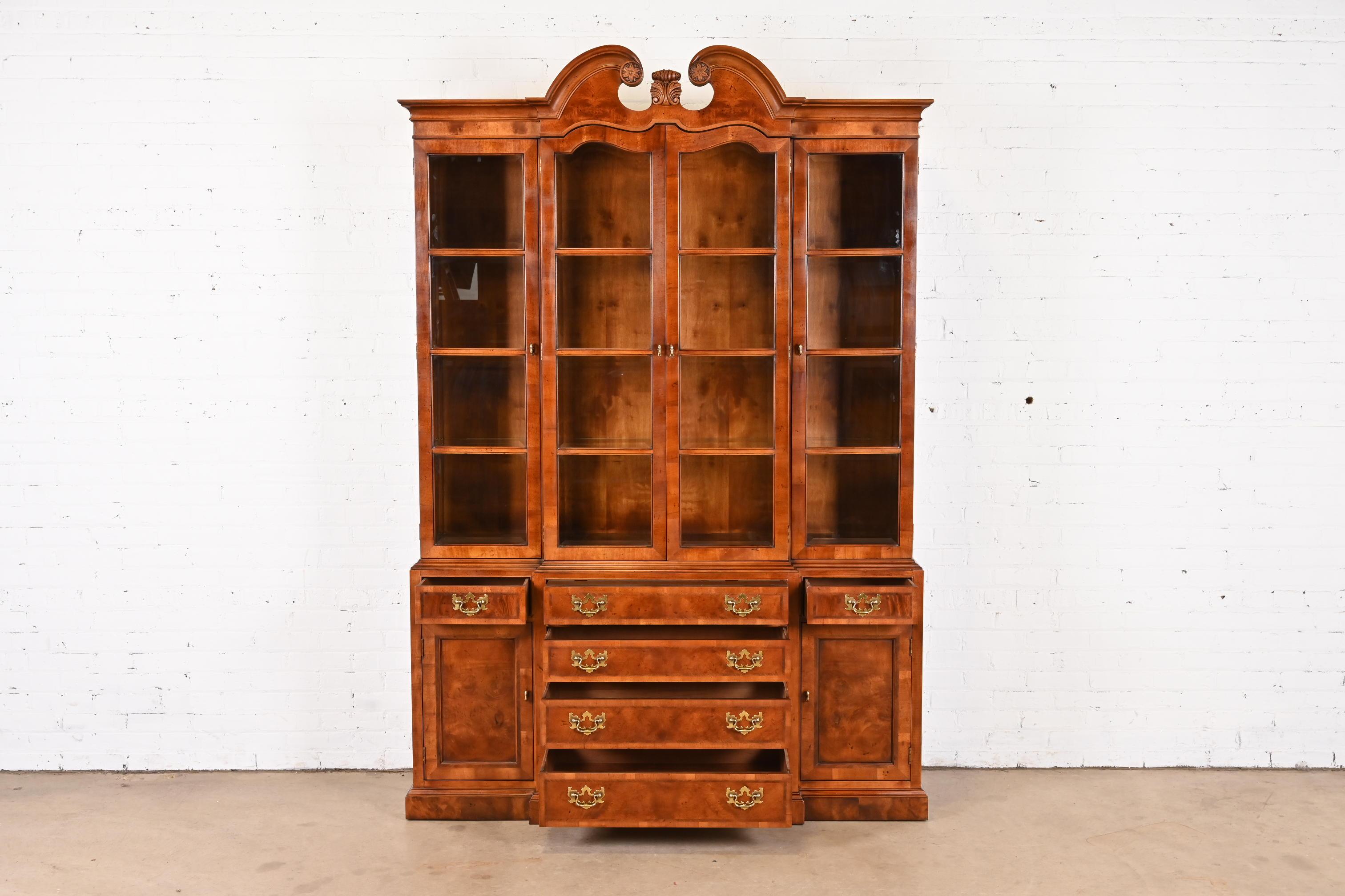 Glass Henredon Georgian Carved Mahogany Lighted Breakfront Bookcase Cabinet For Sale