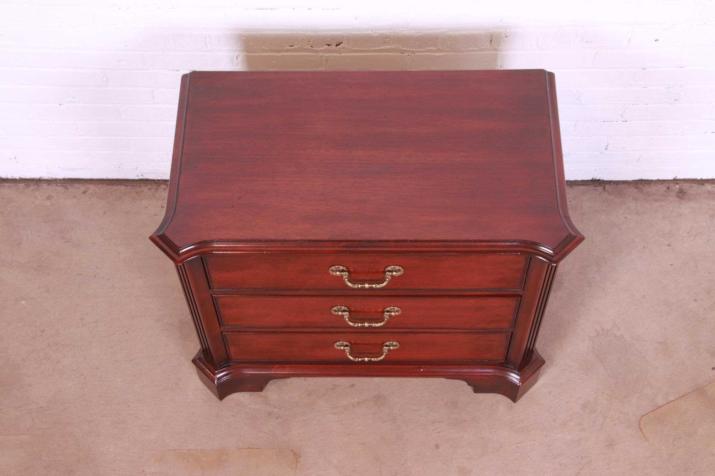 Henredon Georgian Carved Mahogany Three-Drawer Bachelor Chest 5