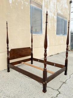 Henredon Georgian Chippendale Mahogany Queen Size Tall Carved Finial Poster Bed