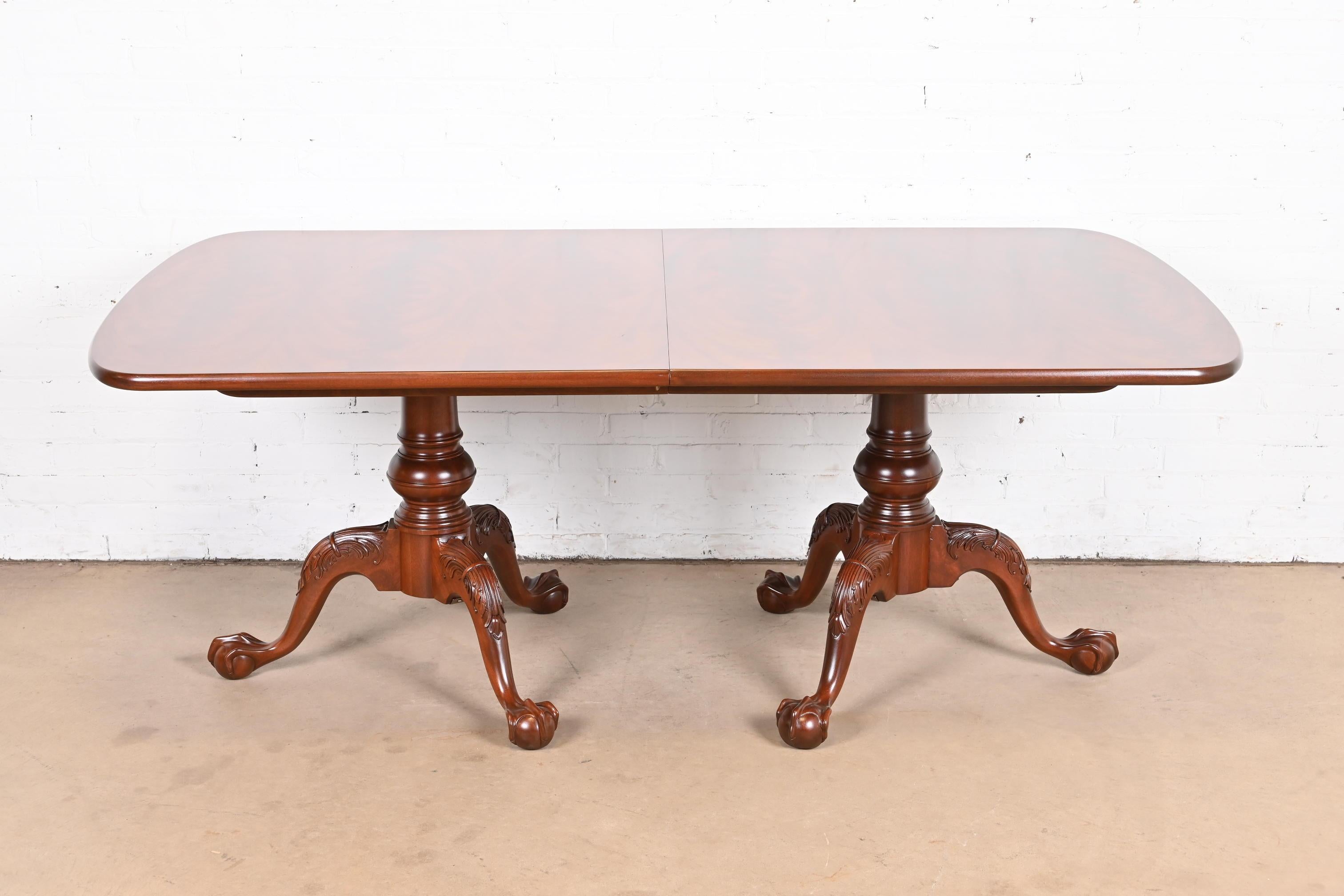 Henredon Georgian Flame Mahogany Double Pedestal Extension Dining Table For Sale 6