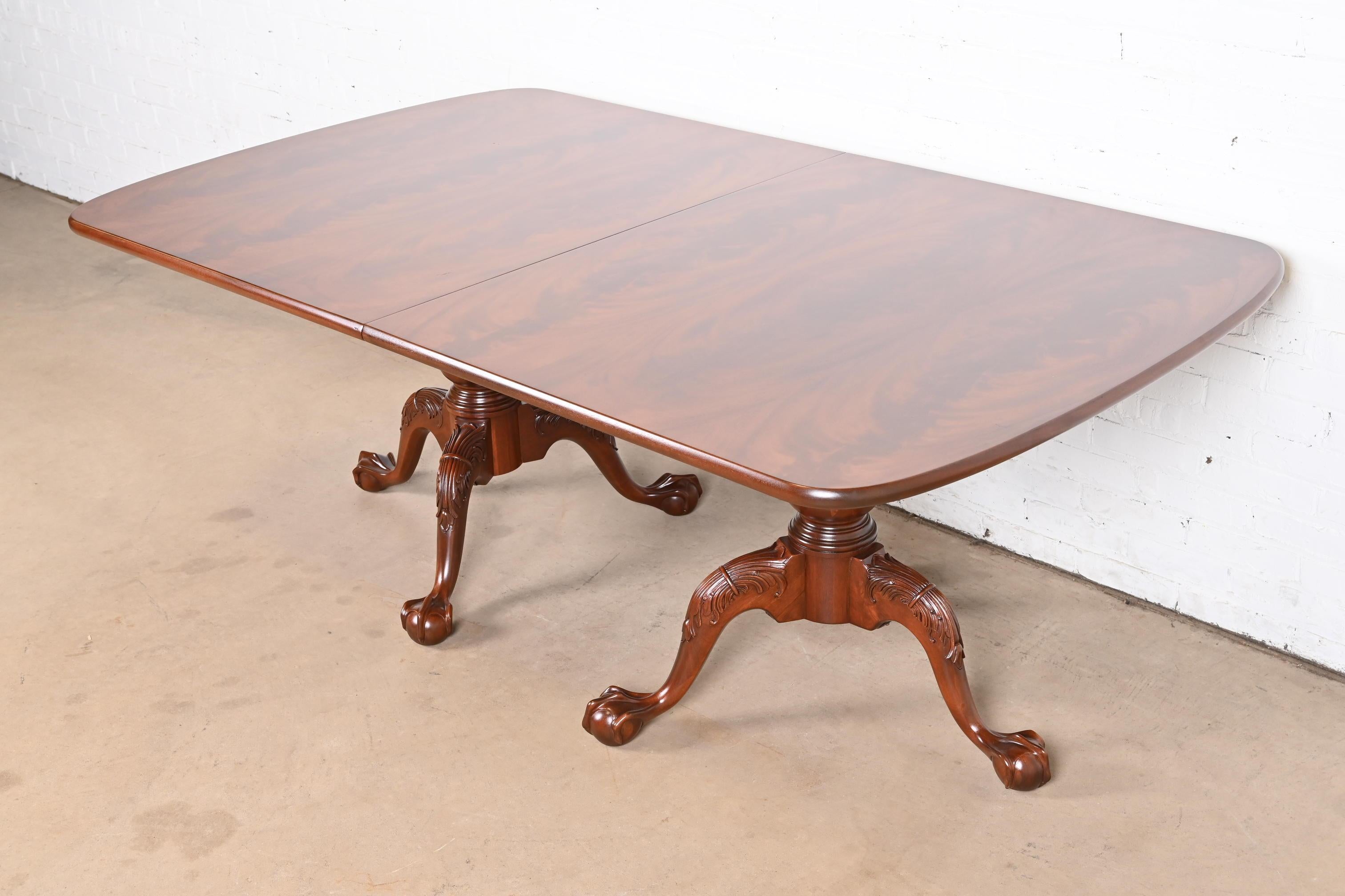 Henredon Georgian Flame Mahogany Double Pedestal Extension Dining Table For Sale 7