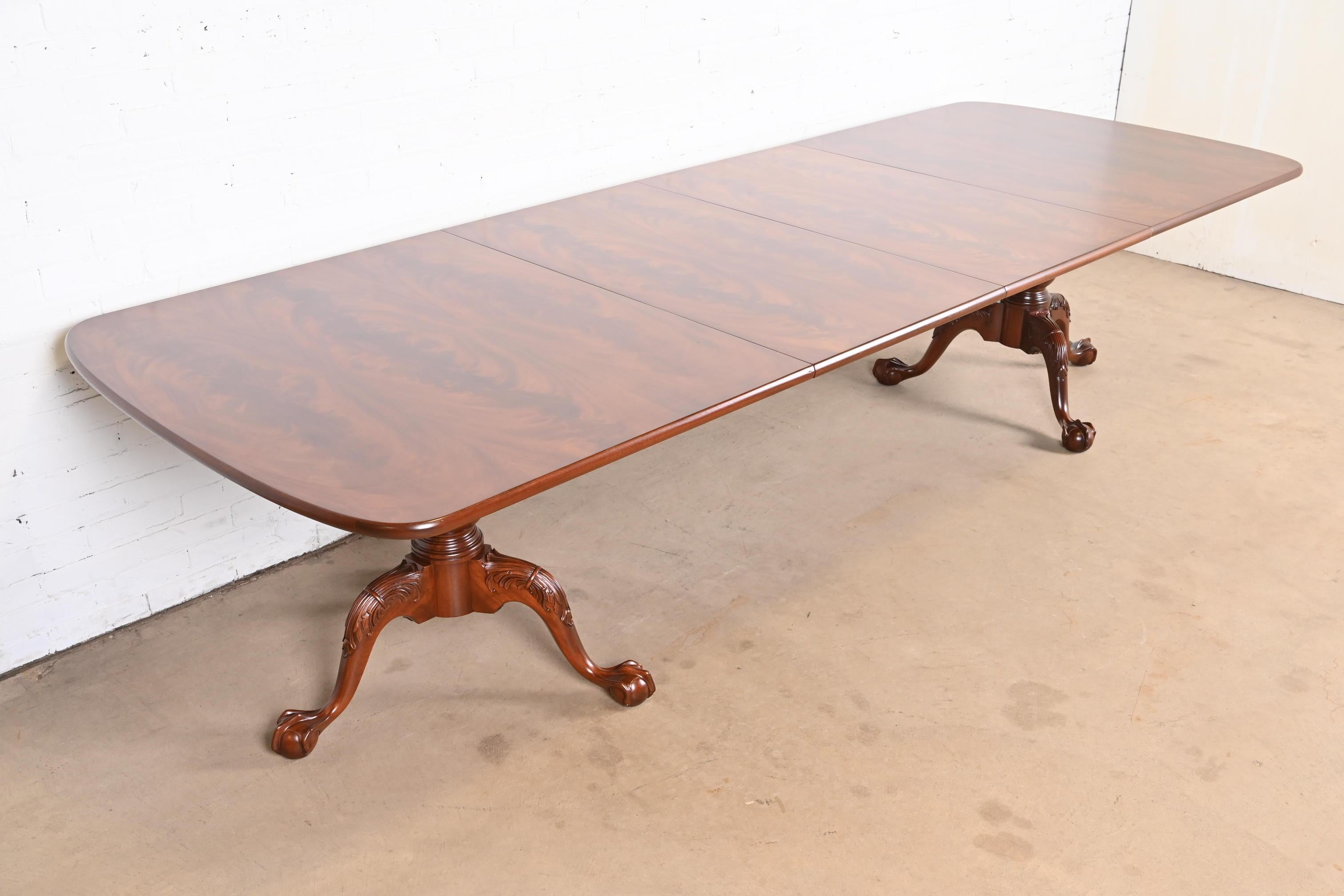 Henredon Georgian Flame Mahogany Double Pedestal Extension Dining Table For Sale 1