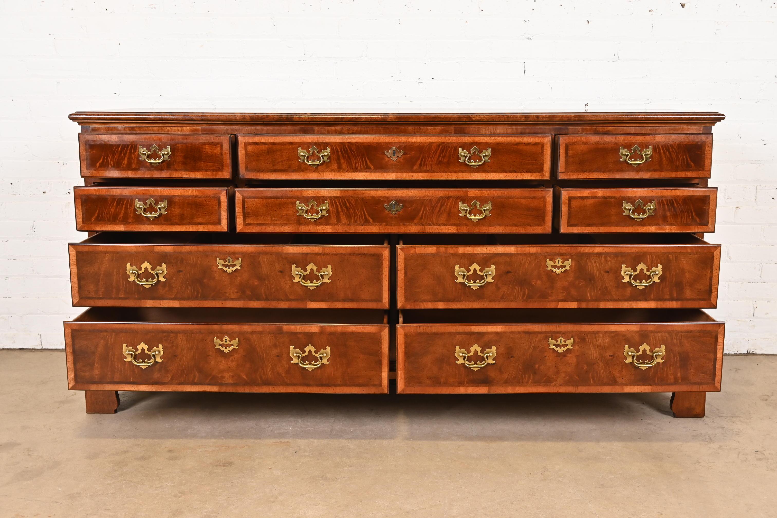 Henredon Georgian Mahogany and Burl Wood Ten-Drawer Dresser or Credenza 4