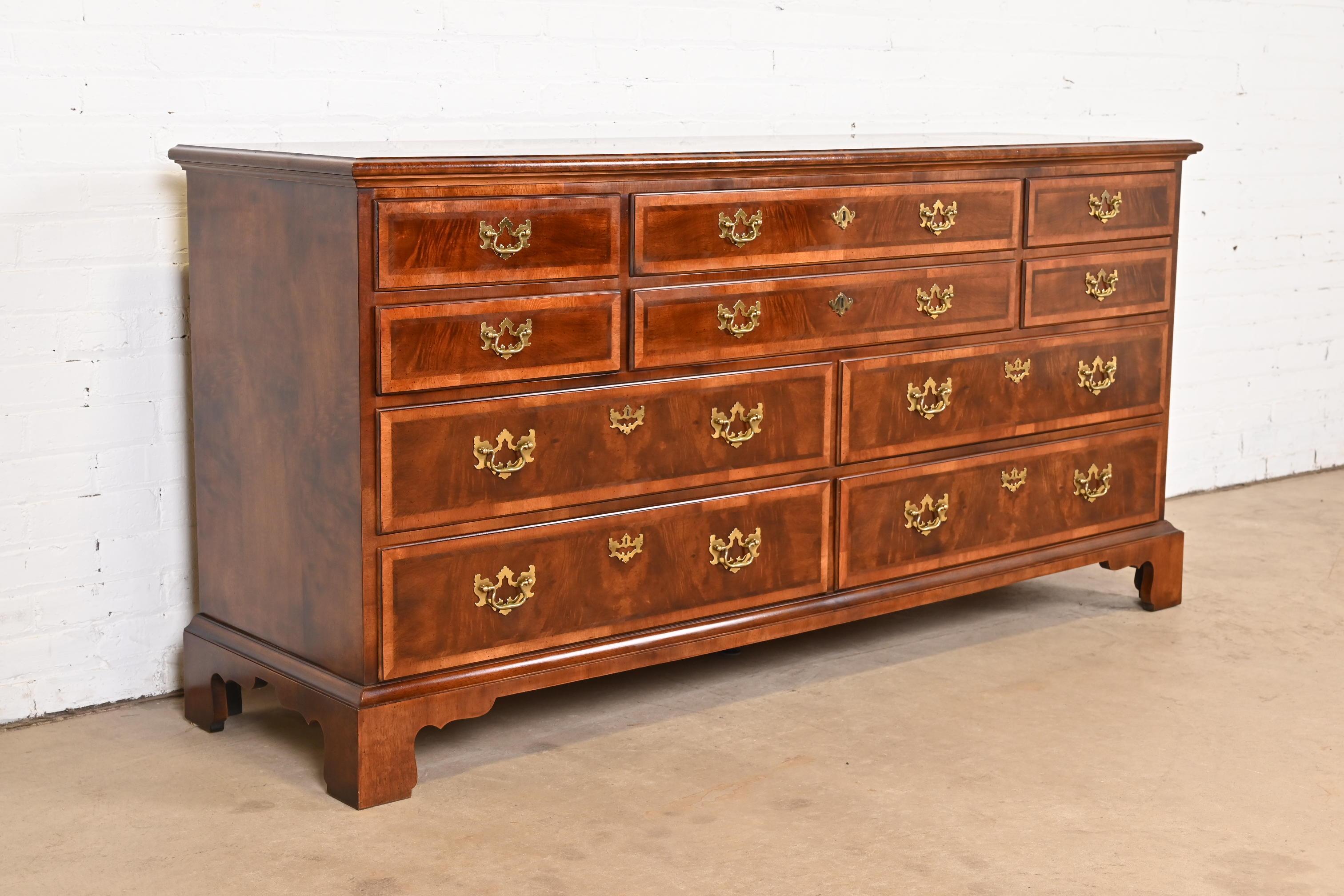 Henredon Georgian Mahogany and Burl Wood Ten-Drawer Dresser or Credenza 1