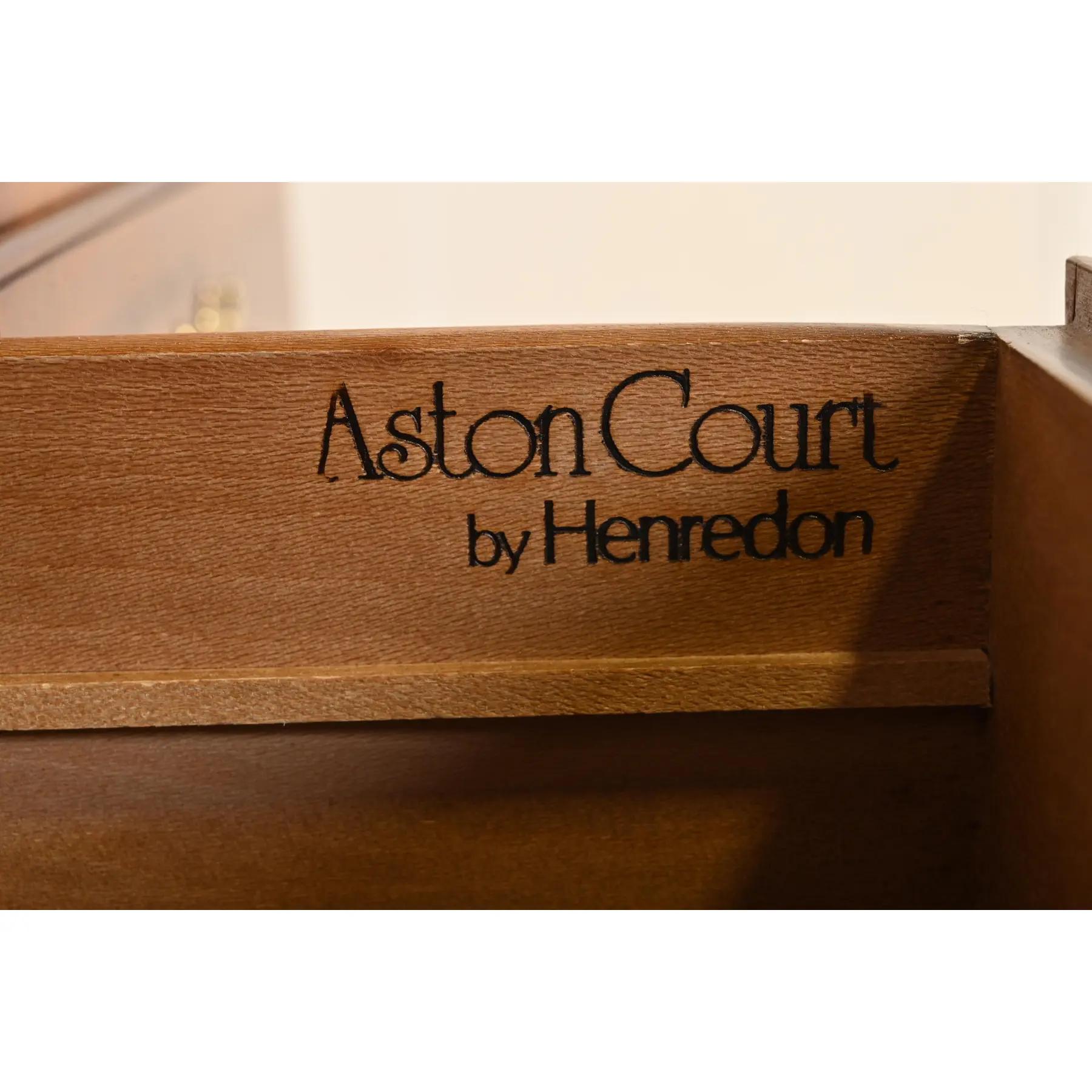 Henredon Cómoda o Credenza Georgiana de Diez Cajones de Caoba y Madera de Burl en venta 2