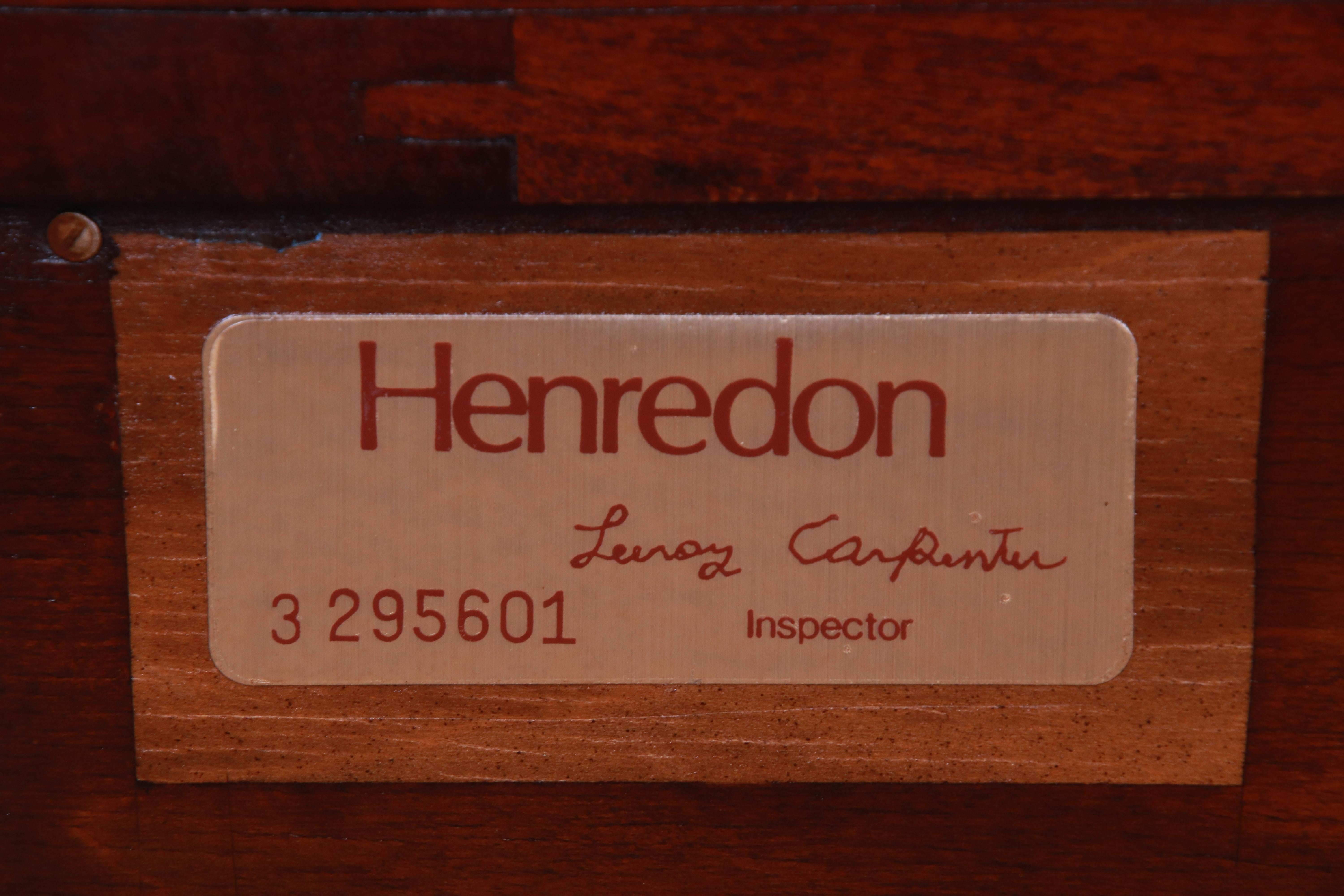 Henredon Georgian Mahogany Three-Drawer Bedside Chests, Newly Refinished 9
