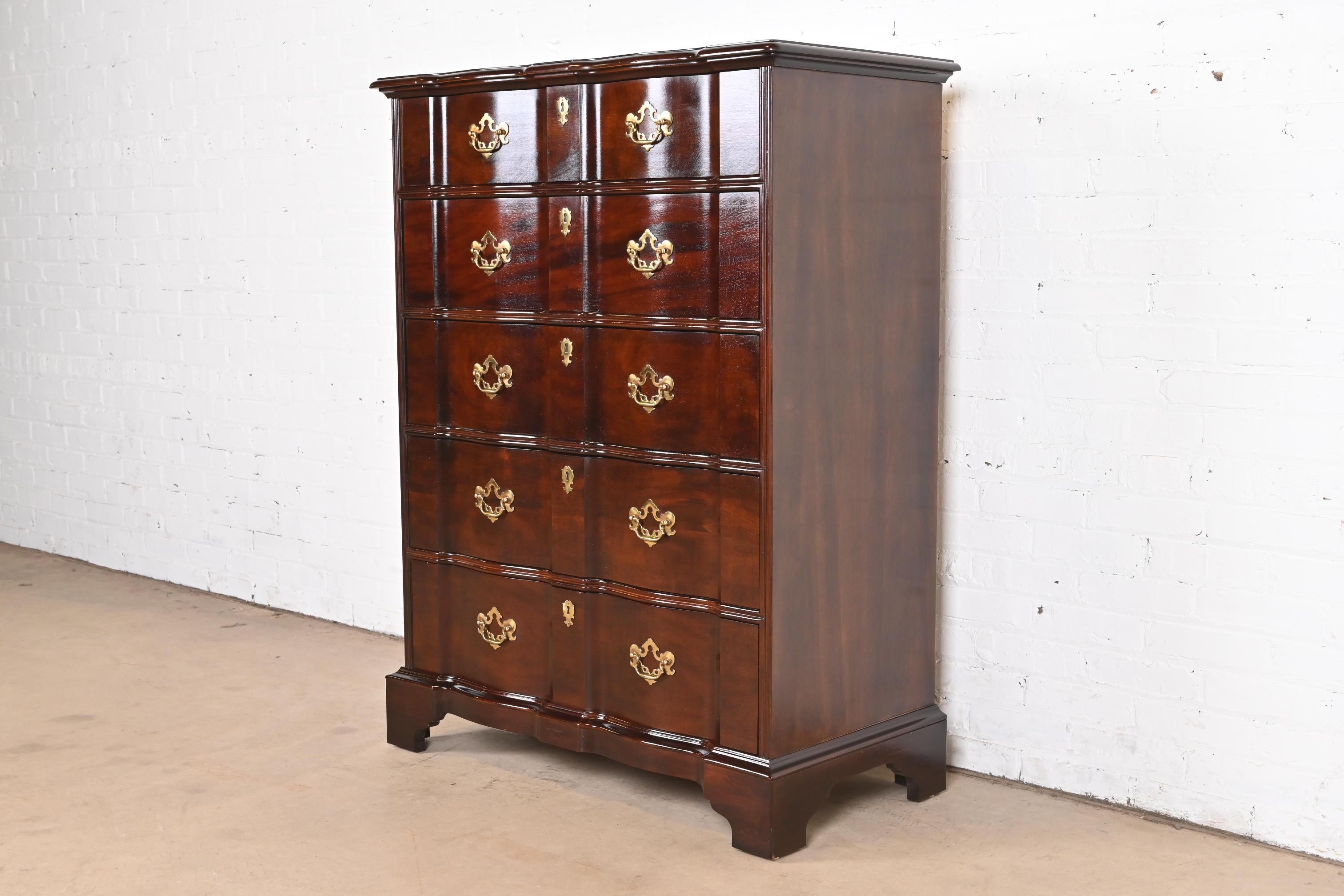 Henredon Georgian Solid Mahogany Block Front Highboy Dresser In Good Condition For Sale In South Bend, IN