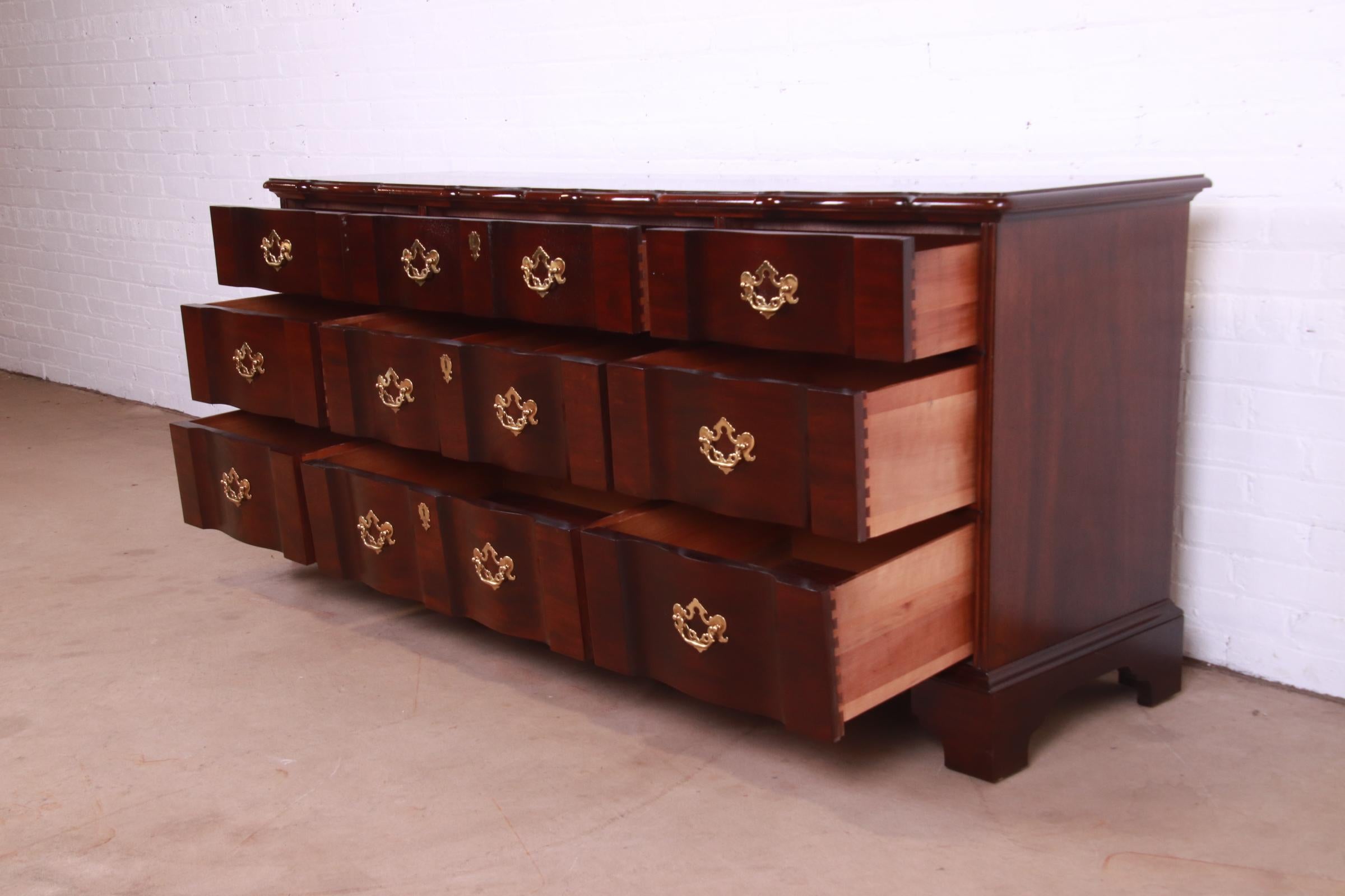 Henredon Georgian Solid Mahogany Block Front Triple Dresser 4