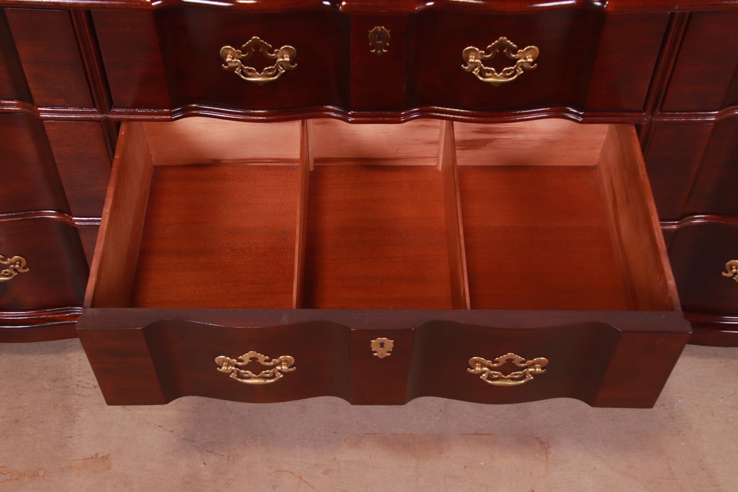 Henredon Georgian Solid Mahogany Block Front Triple Dresser 6