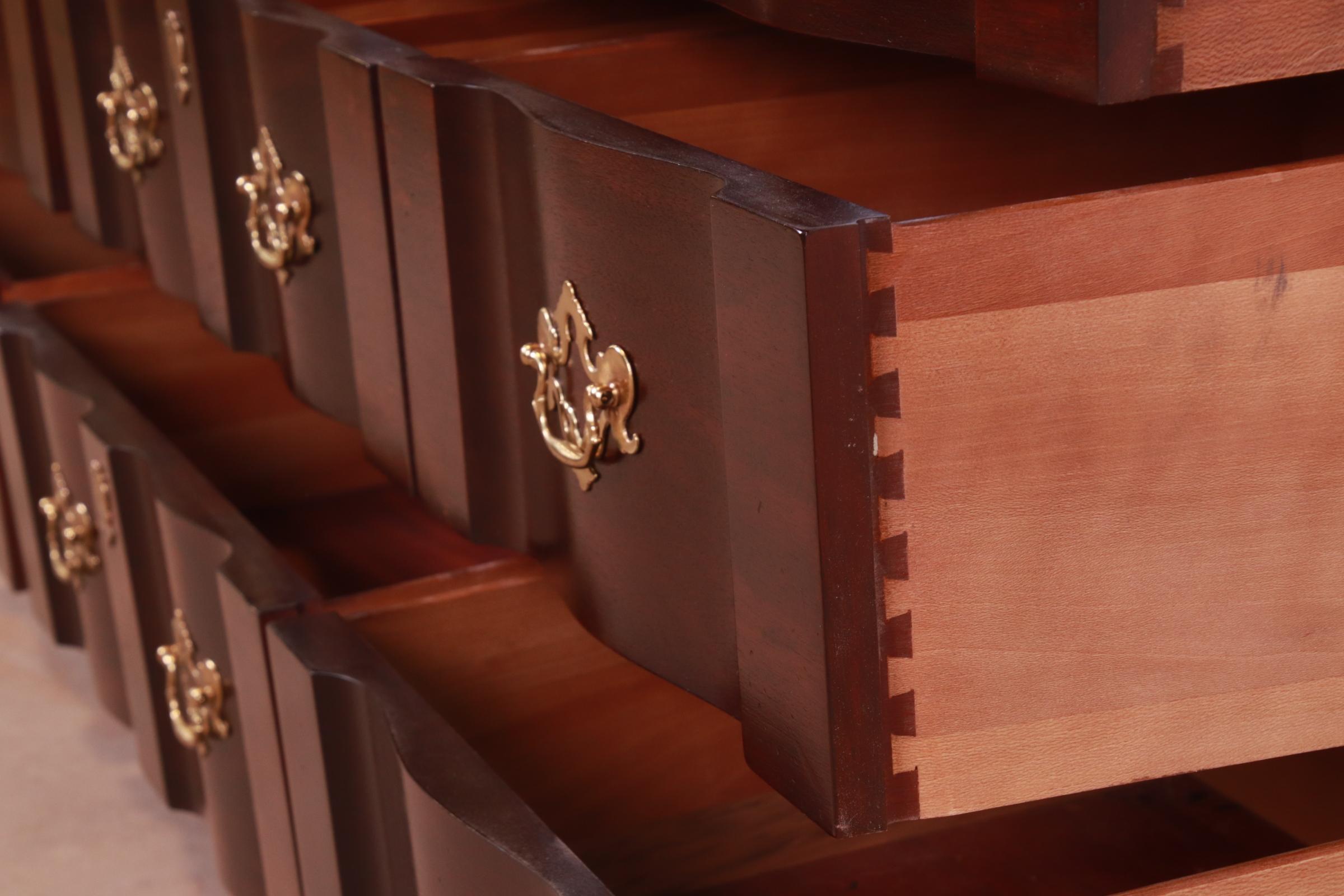 Henredon Georgian Solid Mahogany Block Front Triple Dresser 7