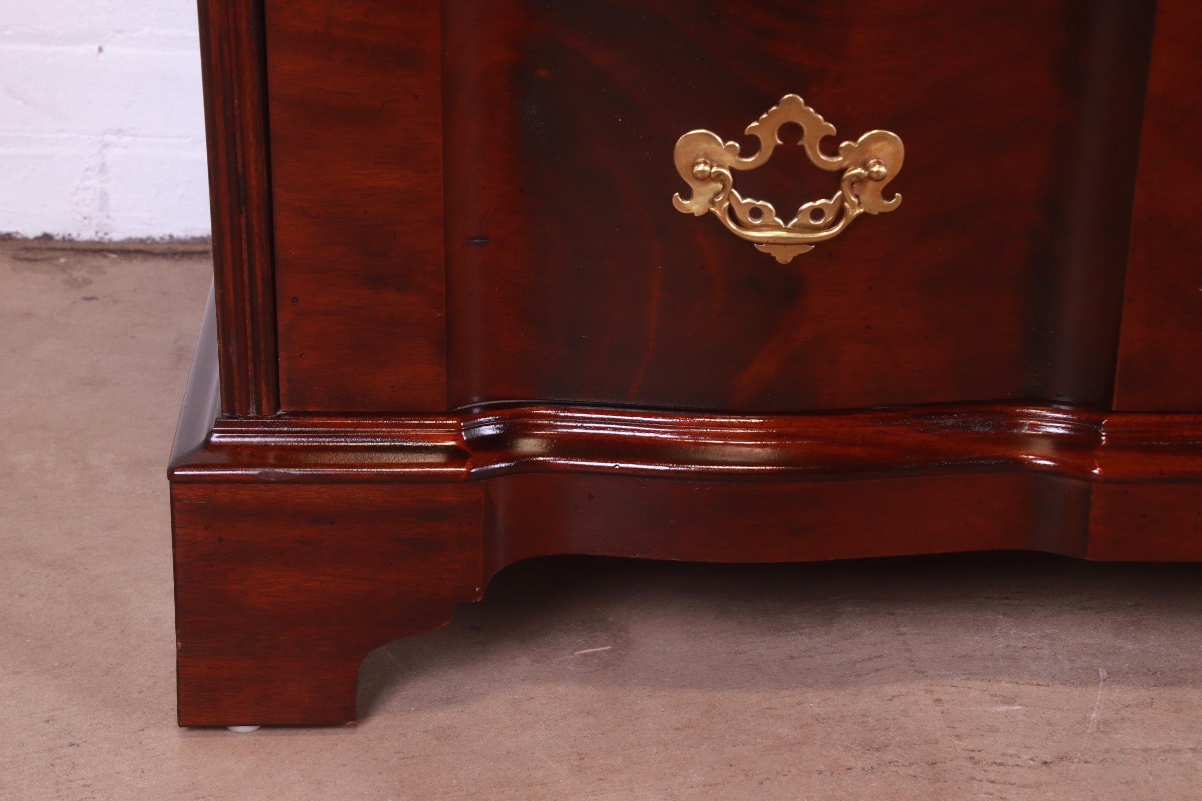 Henredon Georgian Solid Mahogany Block Front Triple Dresser 9