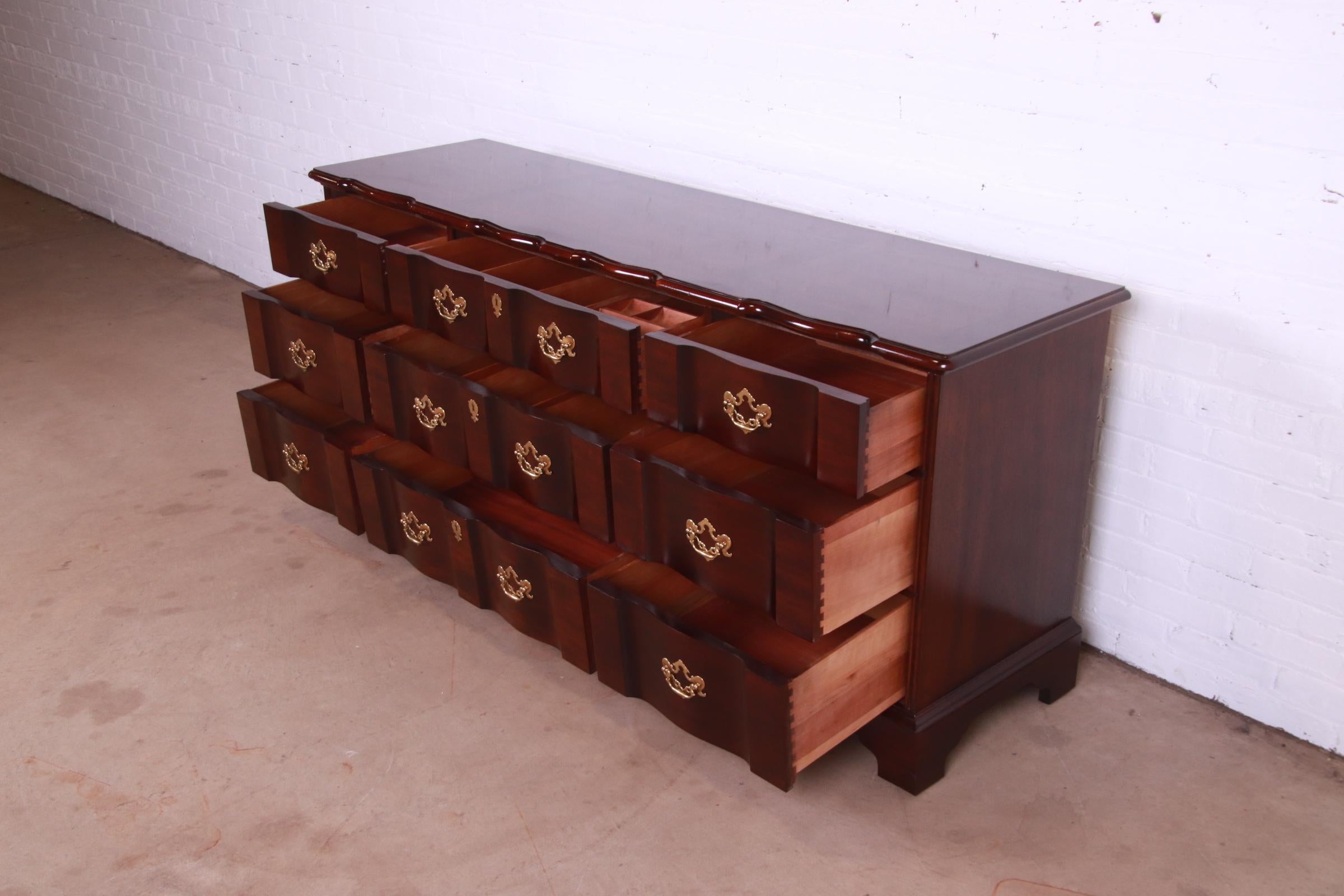 Henredon Georgian Solid Mahogany Block Front Triple Dresser 3
