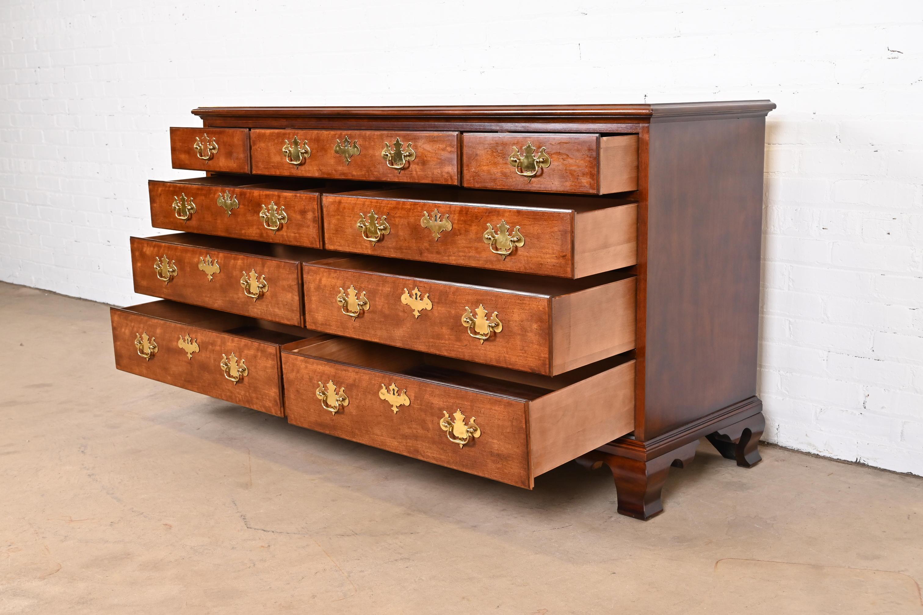 Henredon Georgian Solid Mahogany Nine-Drawer Dresser or Credenza 2