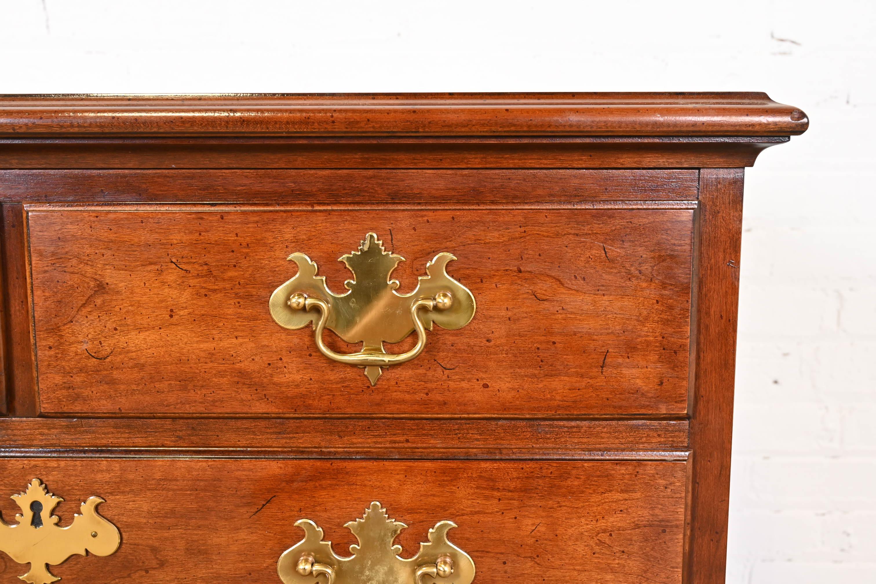 Henredon Georgian Solid Mahogany Nine-Drawer Dresser or Credenza 6