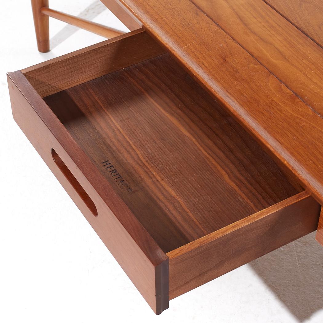Table basse en noyer du milieu du siècle de Henredon Heritage en vente 2
