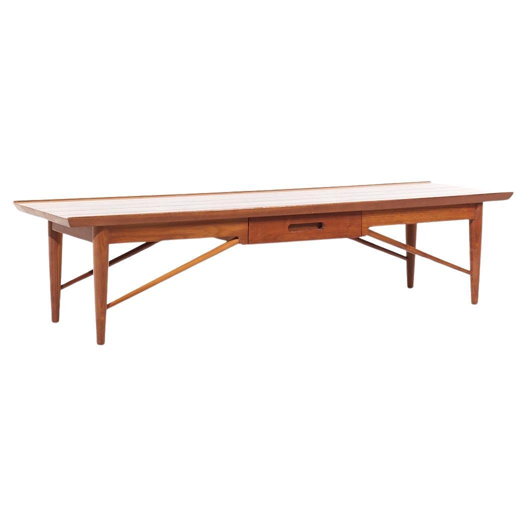 Henredon Heritage Mid Century Nussbaum Couchtisch