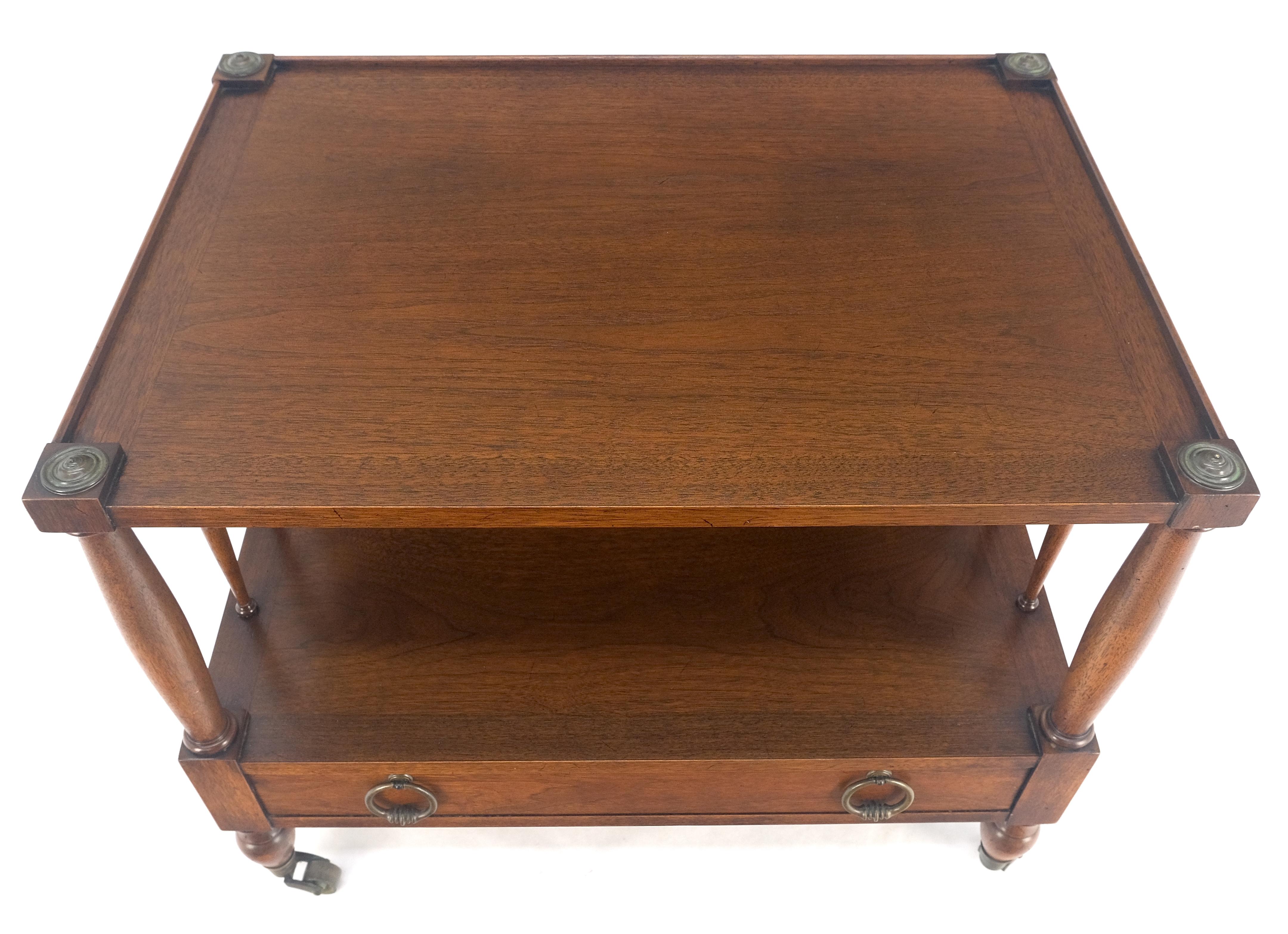 Mid-Century Modern Henredon Heritage One Drawer Drop Ring Pulls Walnut End Table Nightstand MINT For Sale