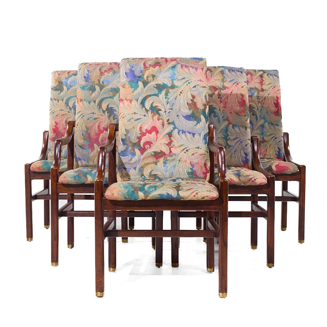 Sedie da pranzo Heritage-Henredon in noce - Set di 6

Ogni sedia senza braccioli misura: 20,5 larghezza x 26 profondità x 40,5 altezza, con un'altezza della seduta di 19,5 pollici.
Ogni sedia da capitano misura: 22 di larghezza x 26 di profondità x
