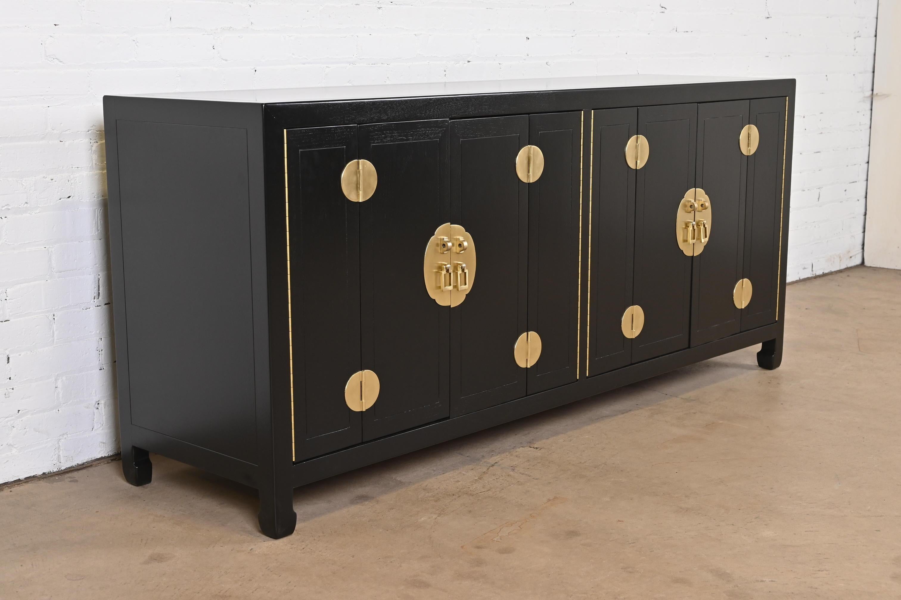 Mid-Century Modern Henredon Hollywood Regency Black Lacquer and Brass Credenza, Newly Refinished
