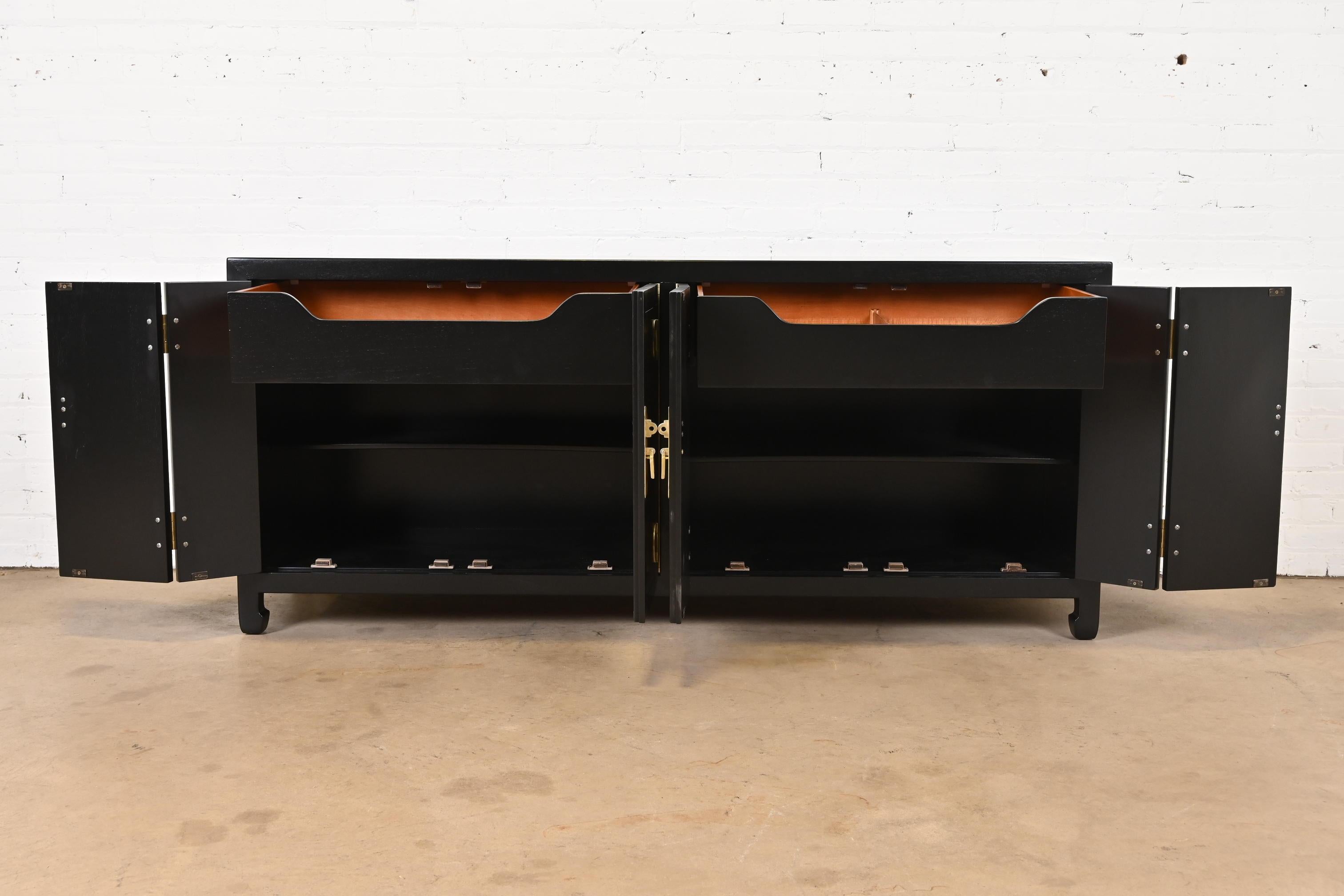 Henredon Hollywood Regency Black Lacquer and Brass Credenza, Newly Refinished 1