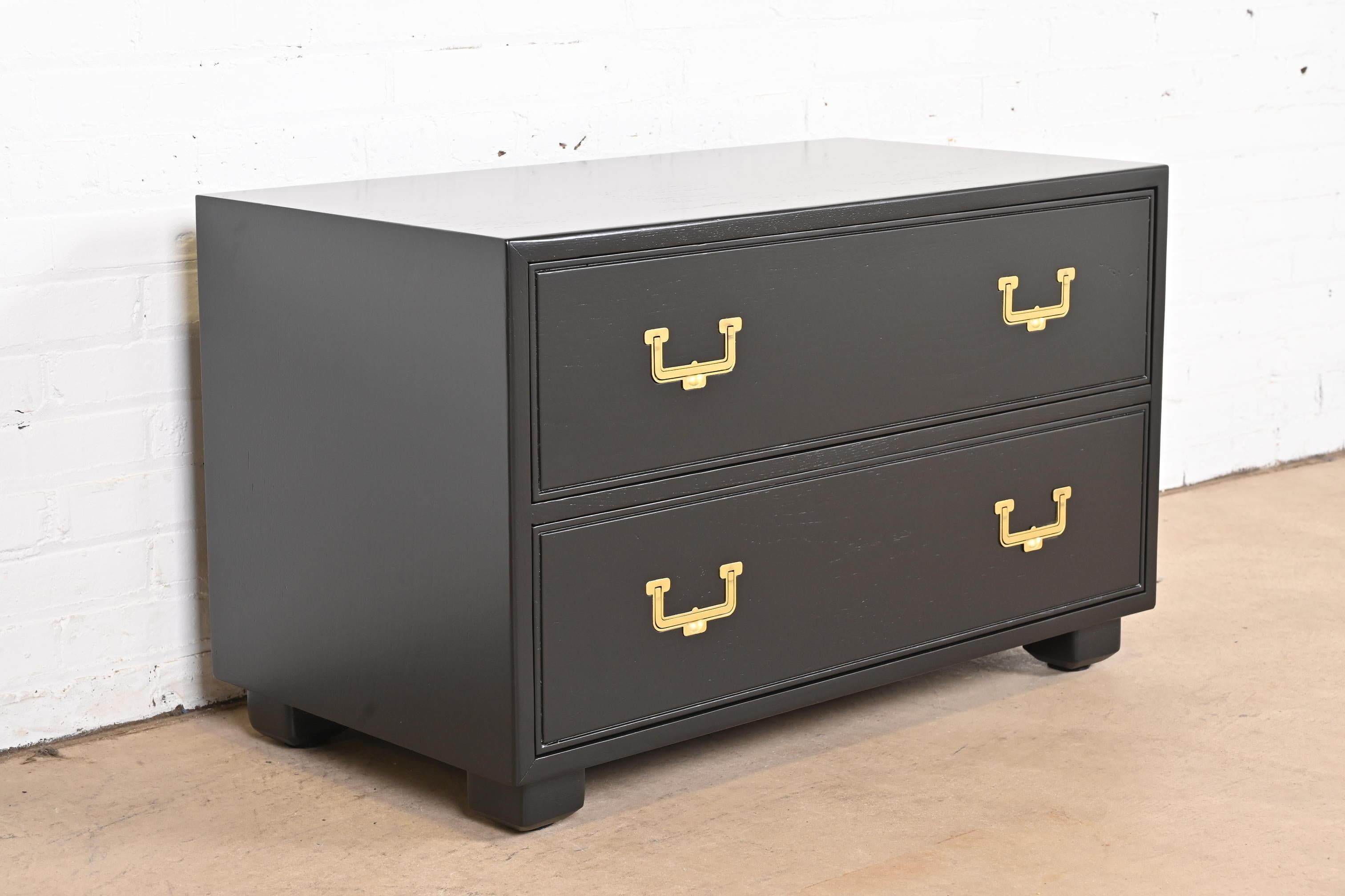 Mid-Century Modern Henredon Hollywood Regency Black Lacquered Campaign Chest of Drawers, Refinished For Sale