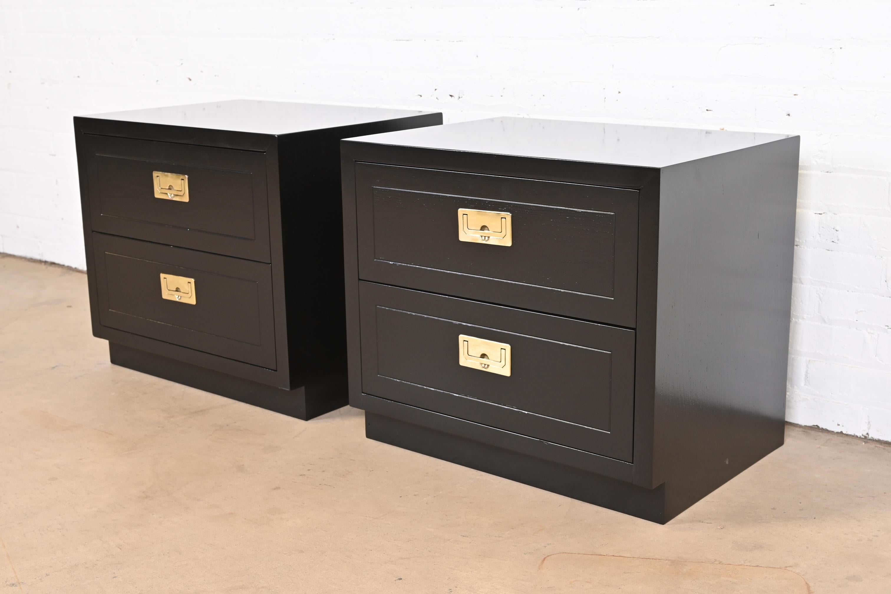 Henredon Hollywood Regency Black Lacquered Campaign Nightstands, Refinished In Good Condition In South Bend, IN