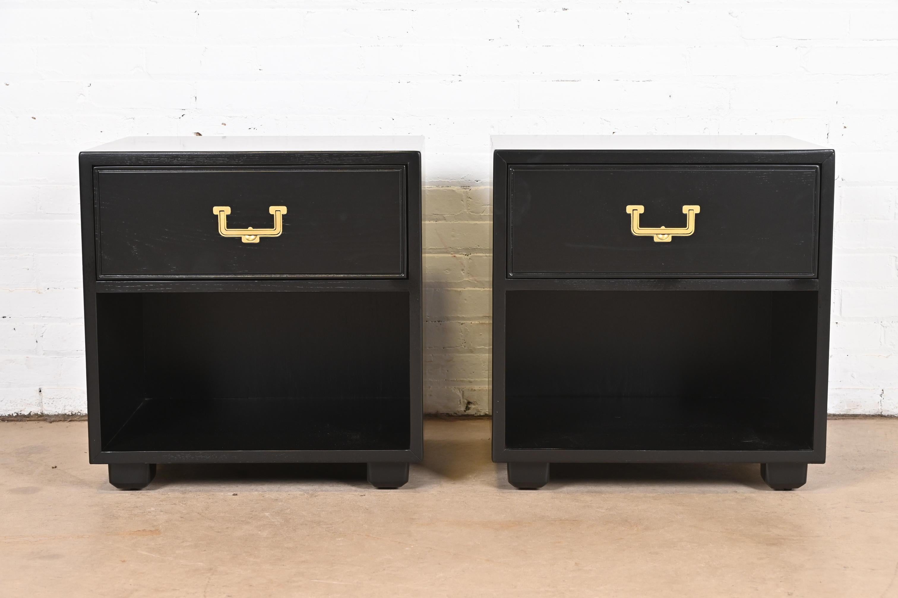 Henredon Hollywood Regency Black Lacquered Campaign Nightstands, Refinished In Good Condition For Sale In South Bend, IN