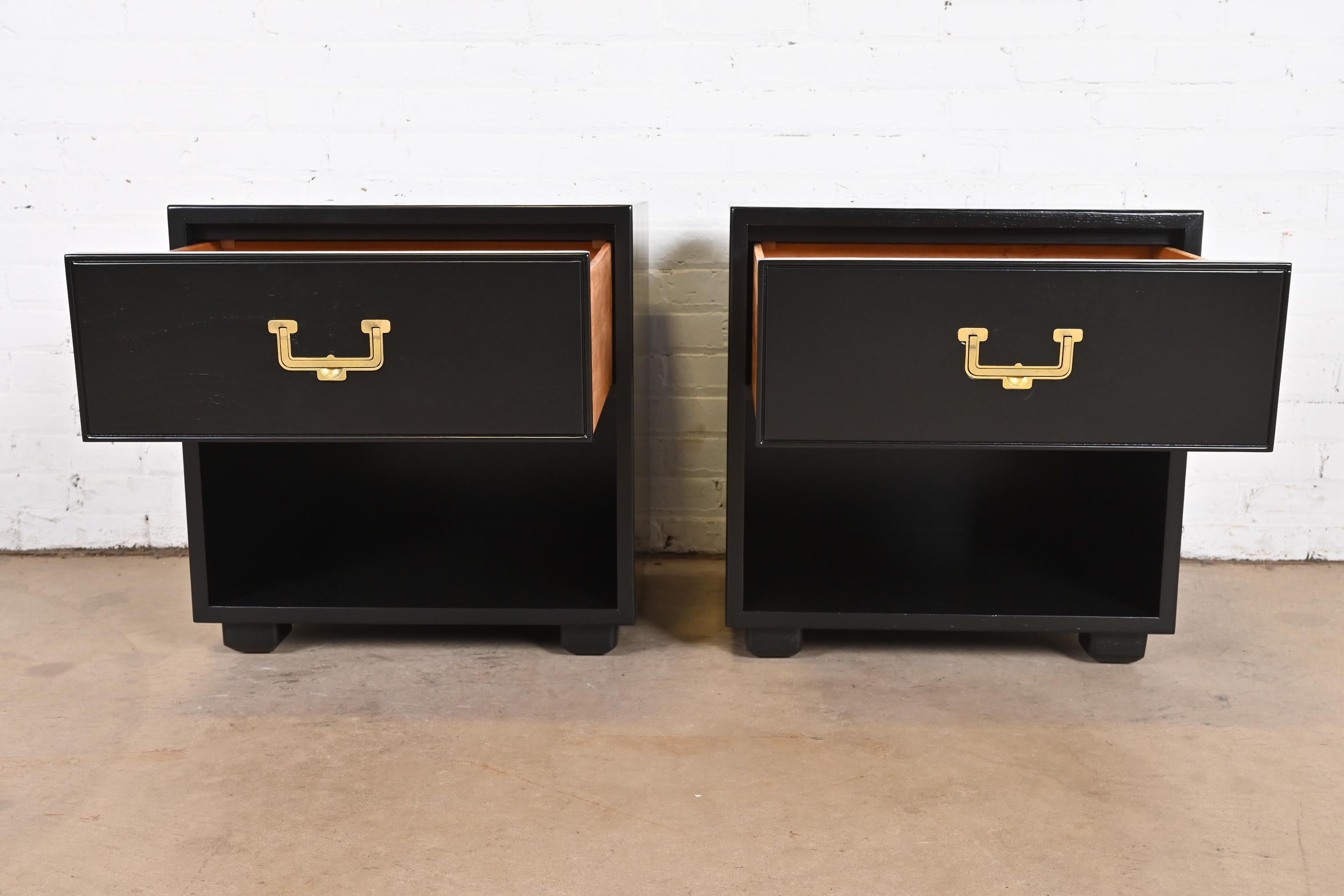Henredon Hollywood Regency Black Lacquered Campaign Nightstands, Refinished For Sale 2