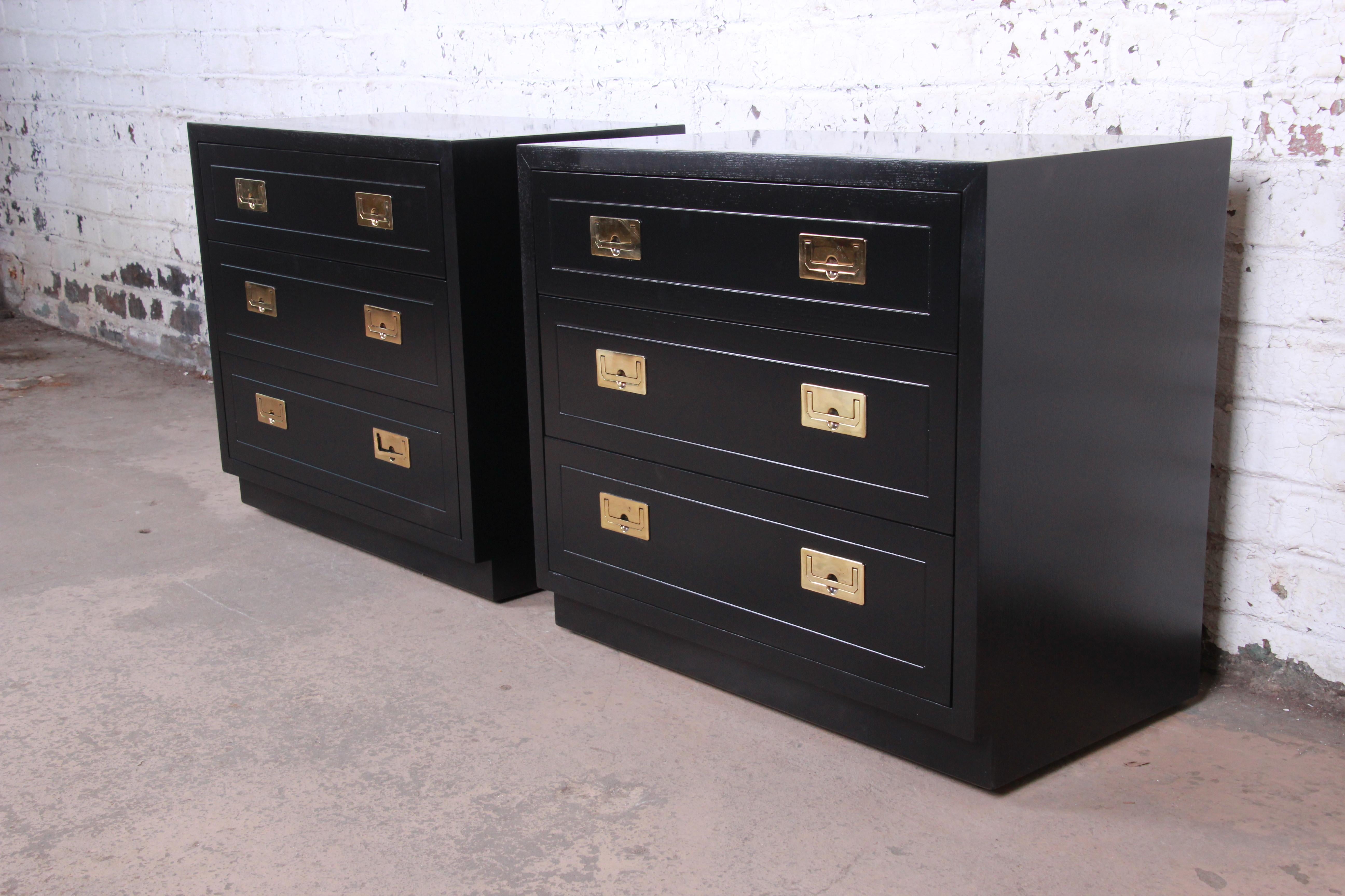 Henredon Hollywood Regency Campaign Black Lacquered Bedside Chests, Refinished In Good Condition In South Bend, IN