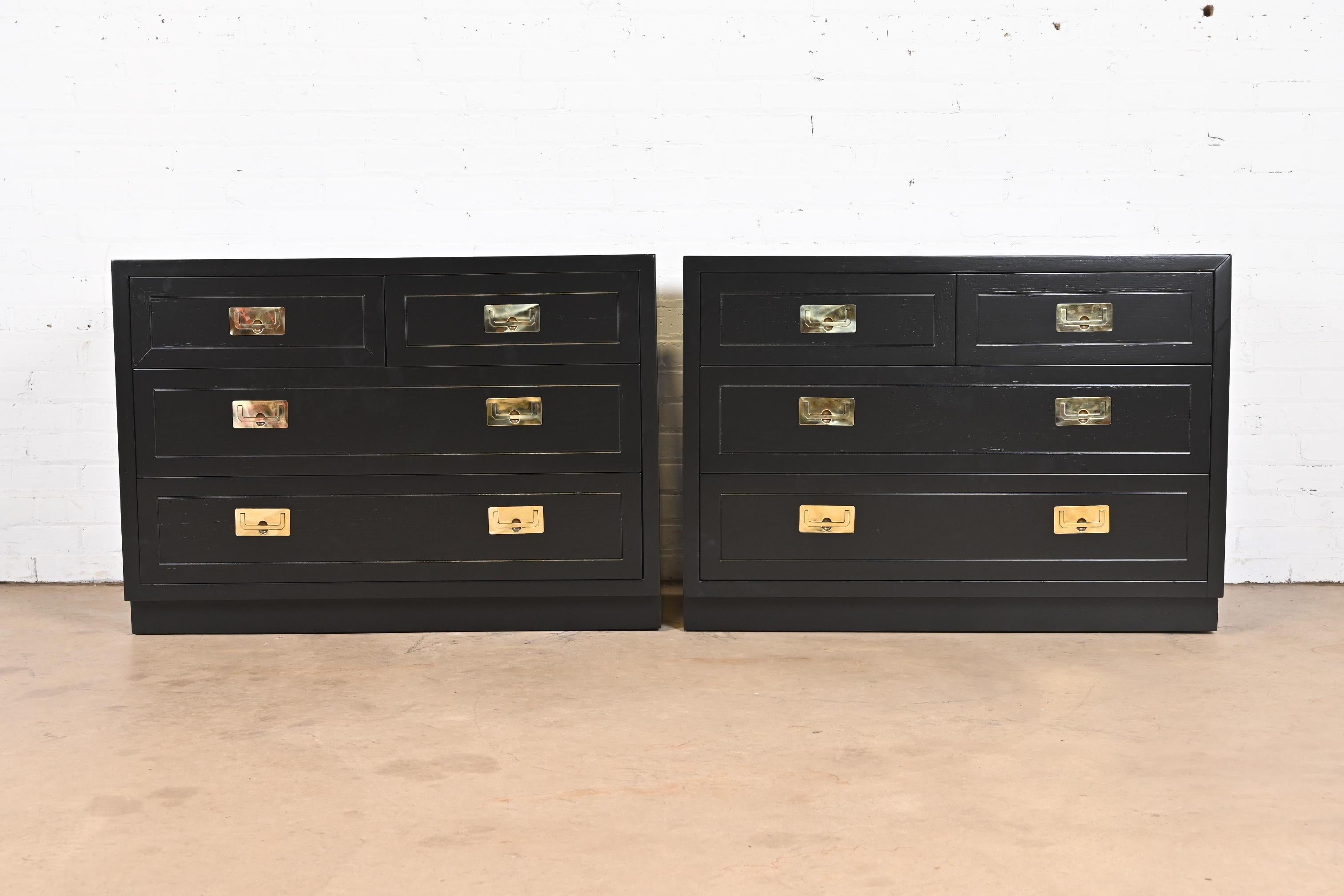 Henredon Hollywood Regency Campaign Black Lacquered Chests of Drawers, Pair In Good Condition In South Bend, IN