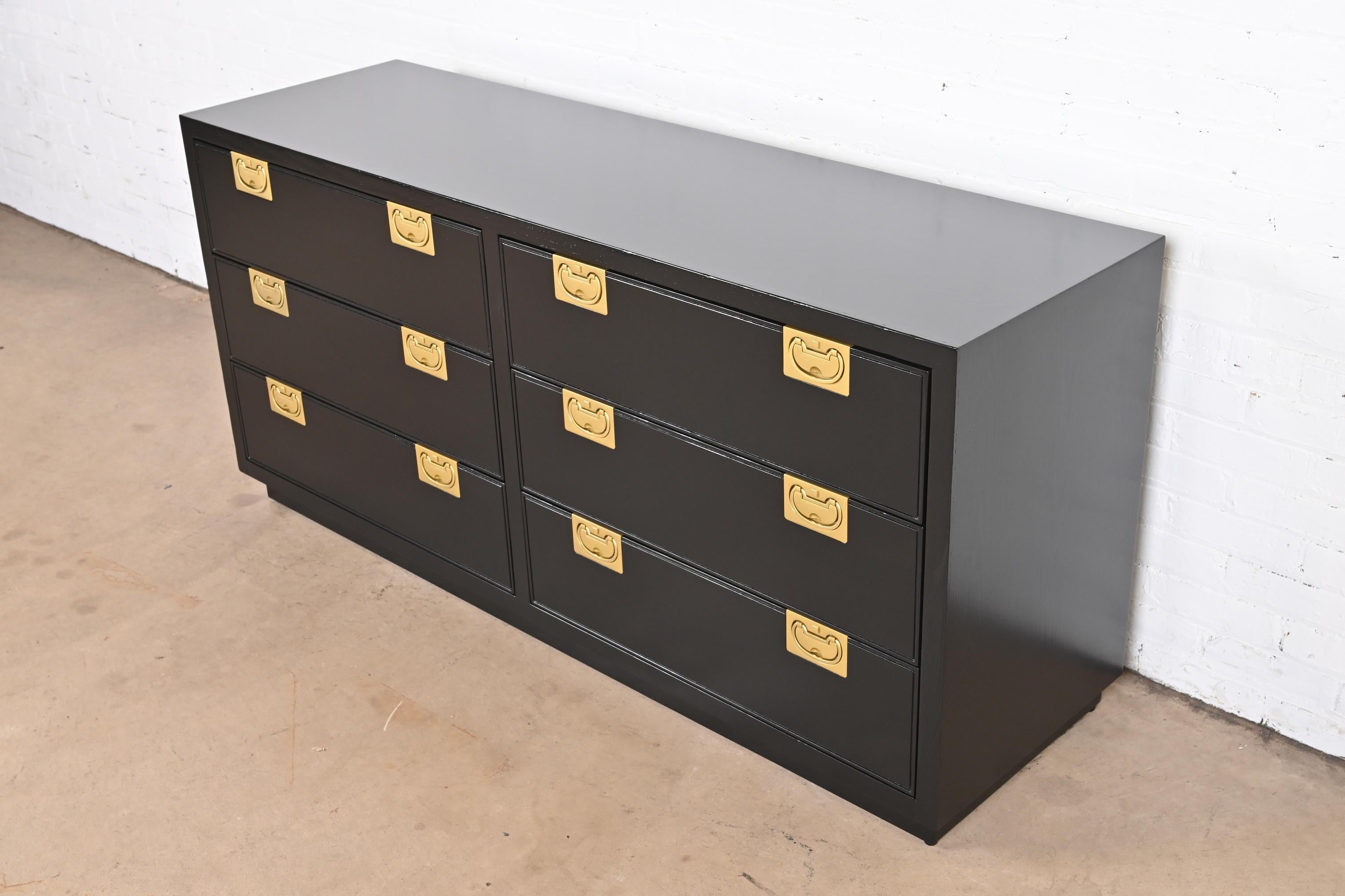 Mid-Century Modern Henredon Hollywood Regency Campaign Black Lacquered Dresser, Newly Refinished For Sale