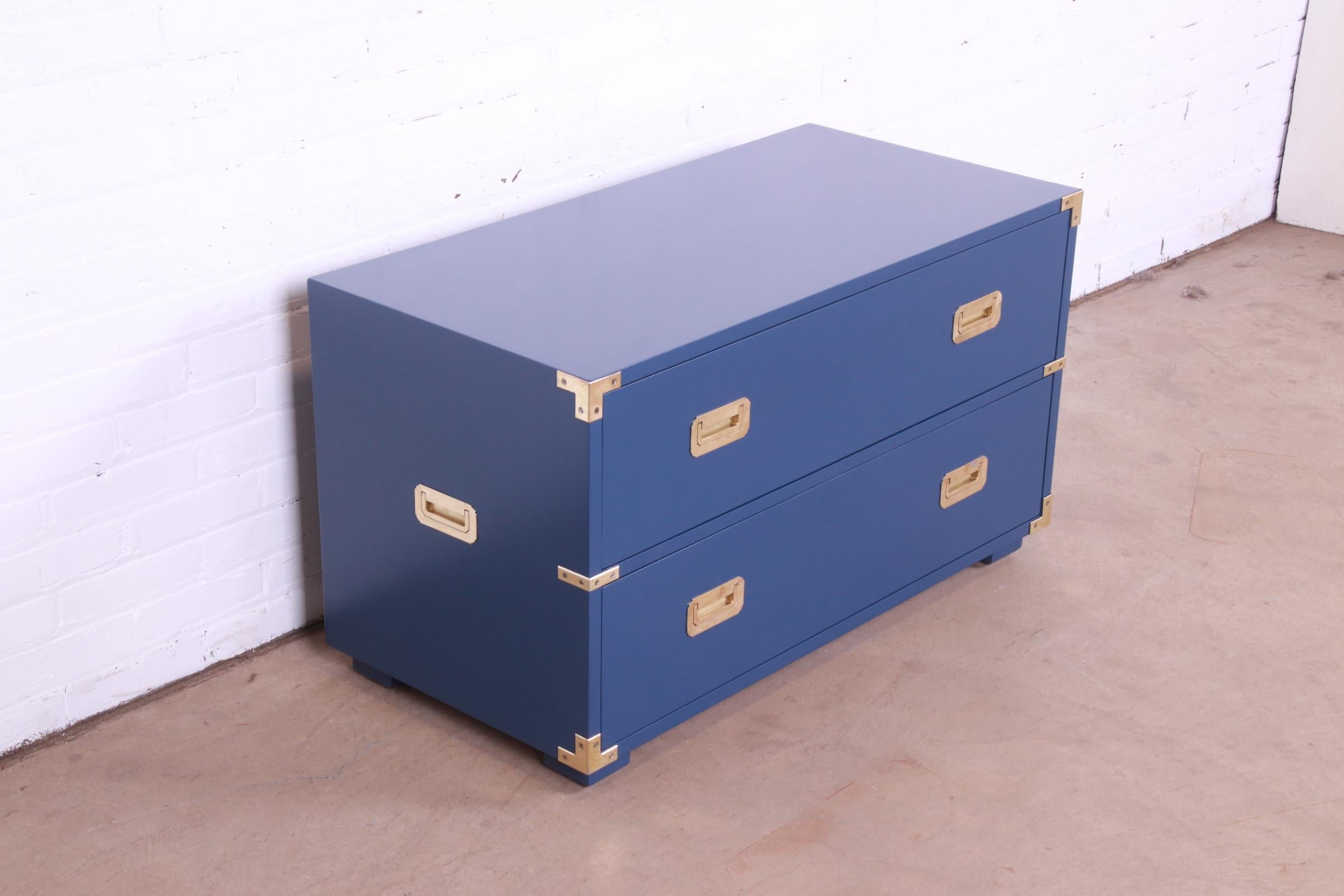 Henredon Hollywood Regency Campaign Blue Lacquered Chest of Drawers, Refinished In Good Condition For Sale In South Bend, IN