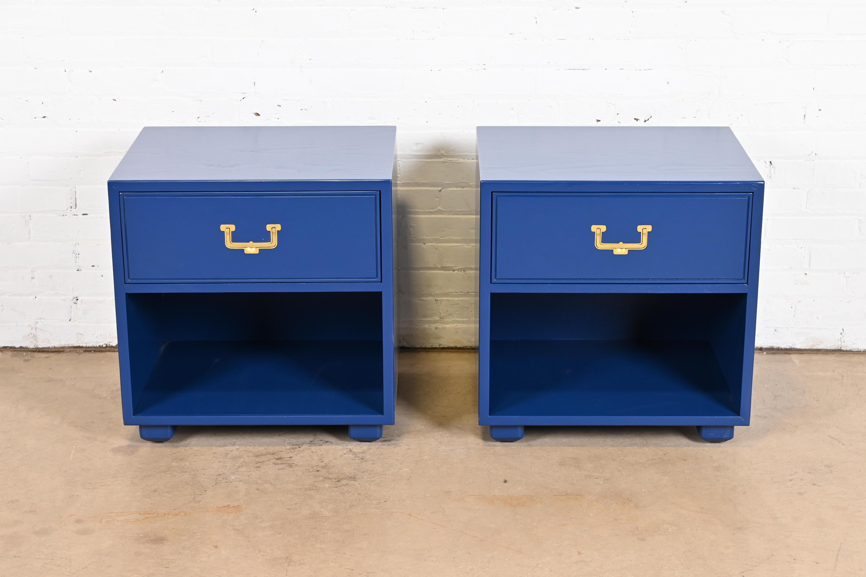 Henredon Hollywood Regency Campaign Blue Lacquered Nightstands, Newly Refinished In Good Condition For Sale In South Bend, IN
