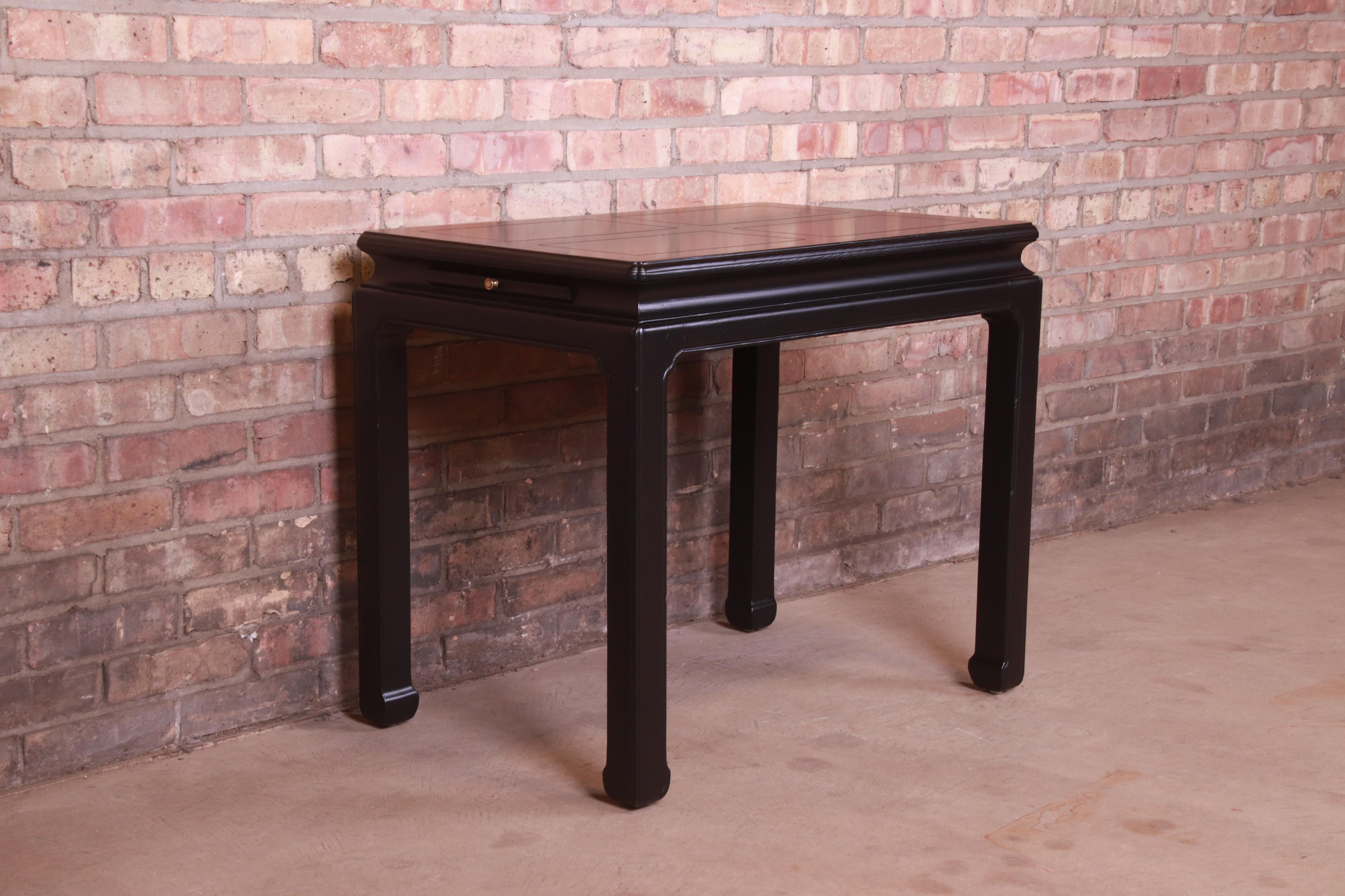 Mid-20th Century Henredon Hollywood Regency Chinoiserie Black Lacquered Occasional Side Table