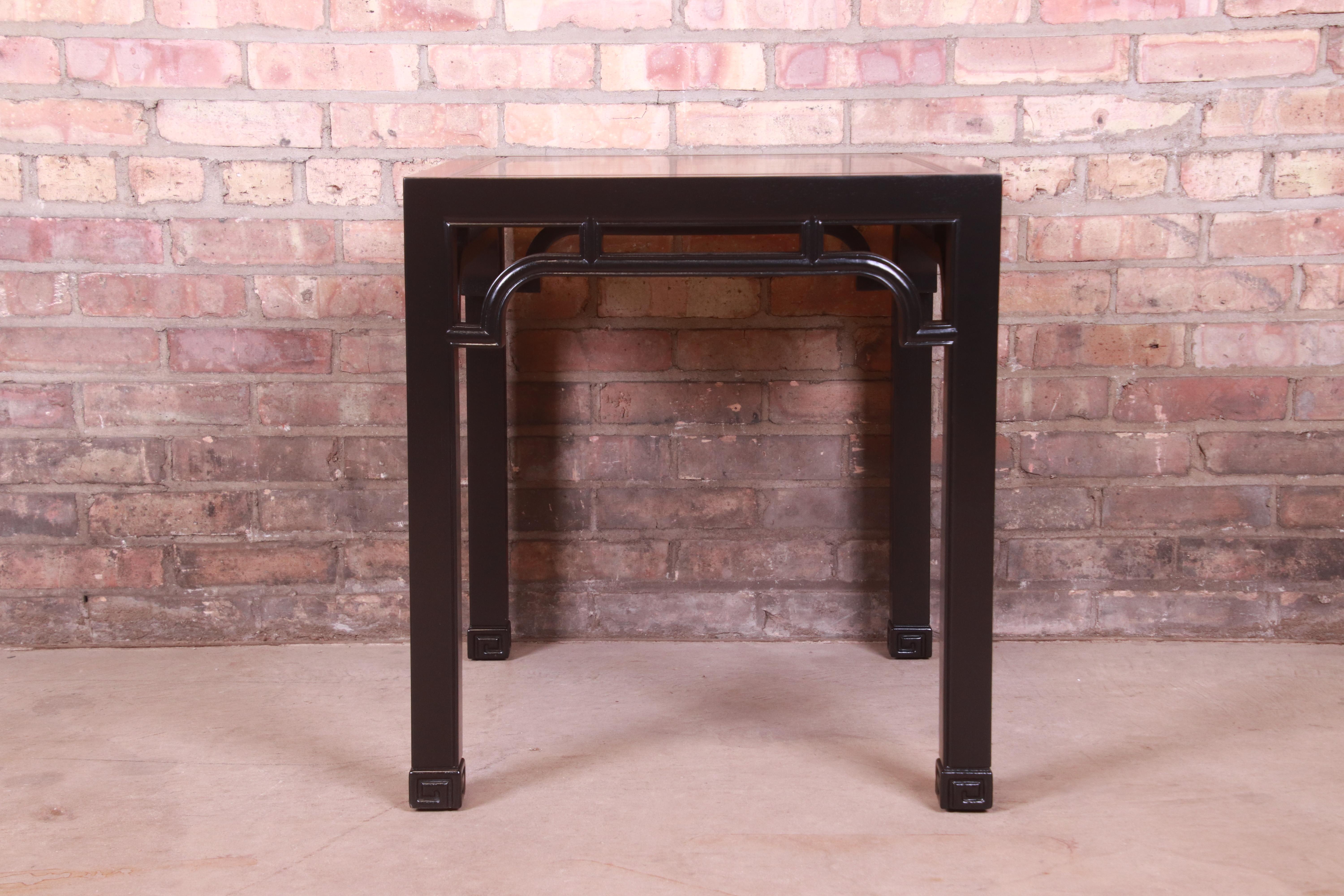 Henredon Hollywood Regency Chinoiserie Black Lacquered Side Table, Refinished For Sale 4