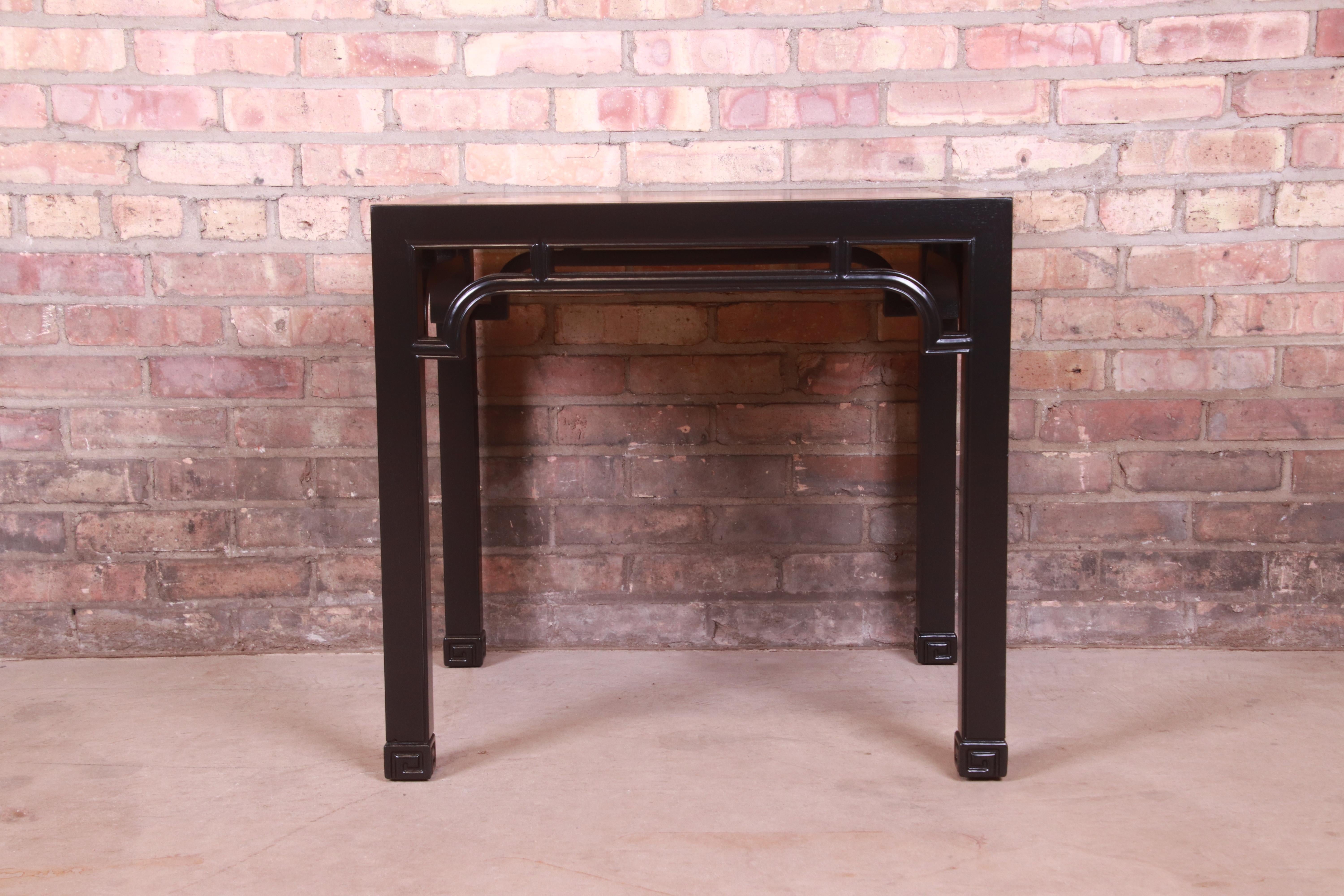 Henredon Hollywood Regency Chinoiserie Black Lacquered Side Table, Refinished For Sale 5
