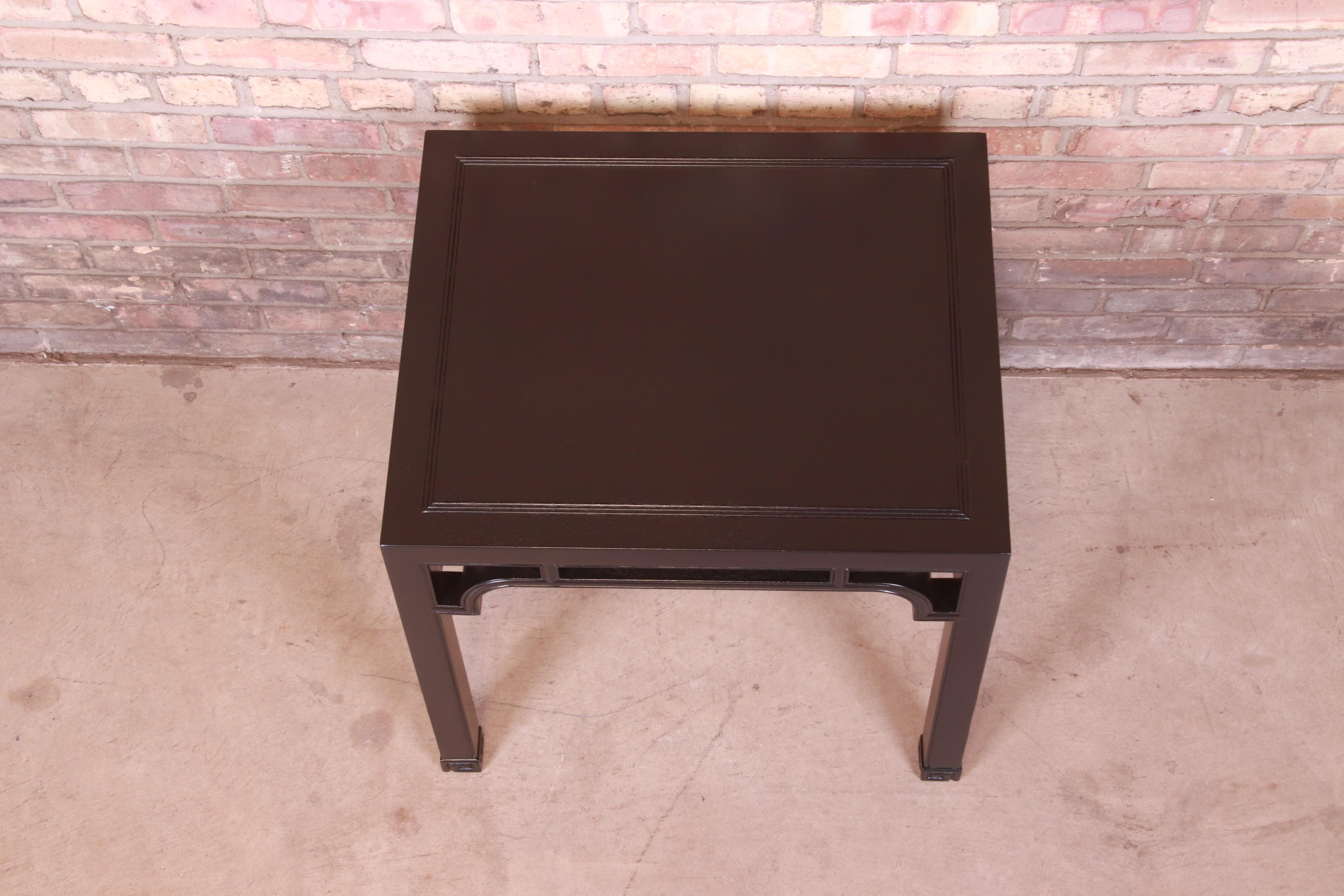 Walnut Henredon Hollywood Regency Chinoiserie Black Lacquered Side Table, Refinished For Sale
