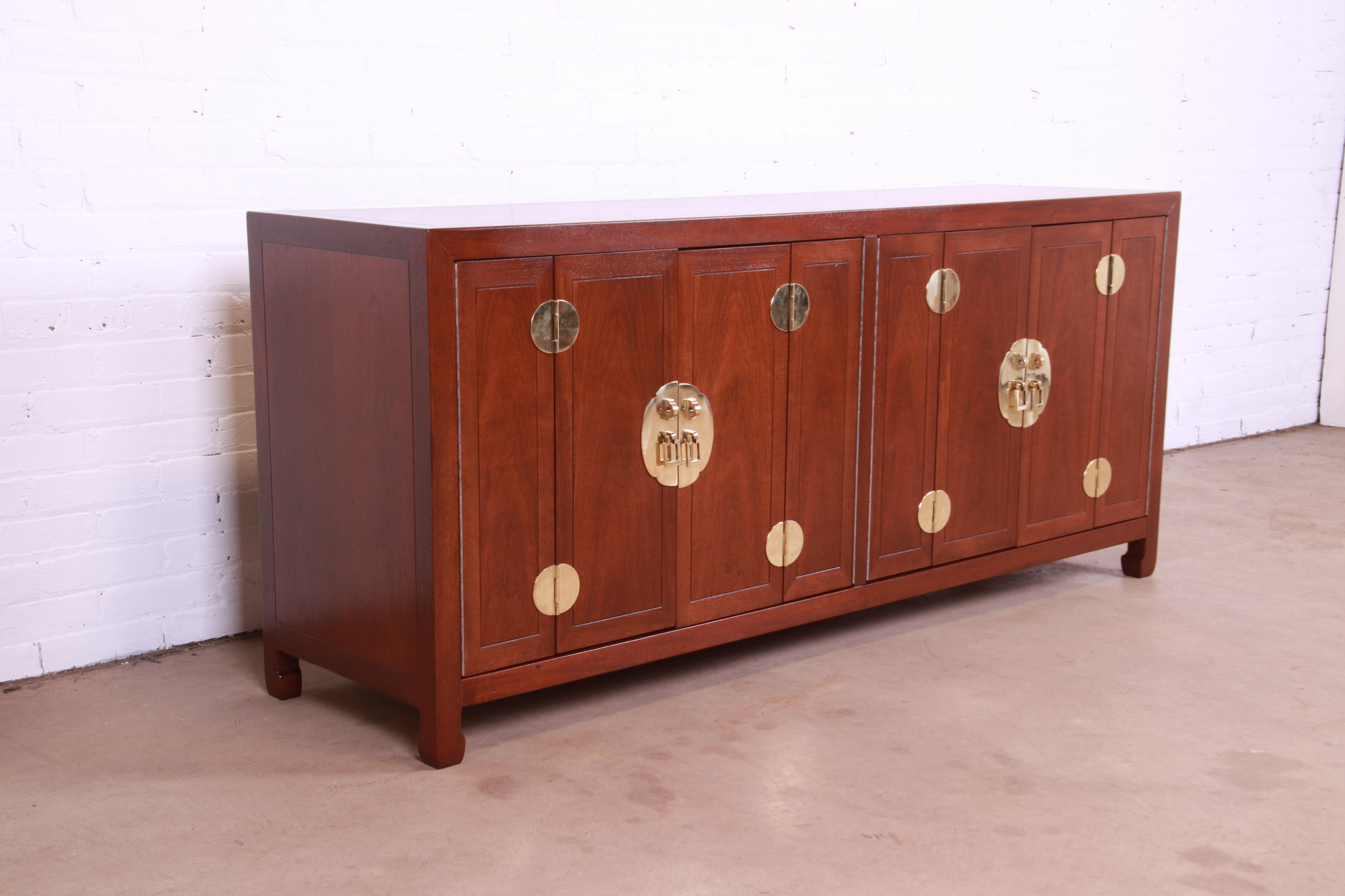 Henredon Hollywood Regency Chinoiserie Mahogany and Brass Credenza, Refinished In Good Condition In South Bend, IN