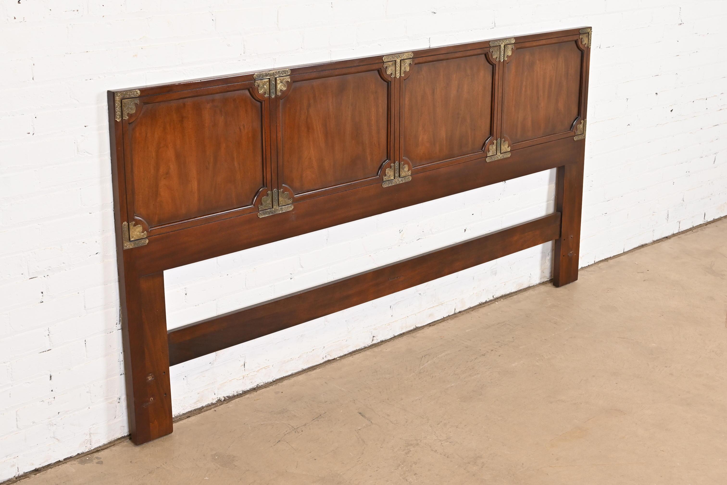 Henredon Hollywood Regency Chinoiserie Mahogany and Brass King Size Headboard In Good Condition In South Bend, IN