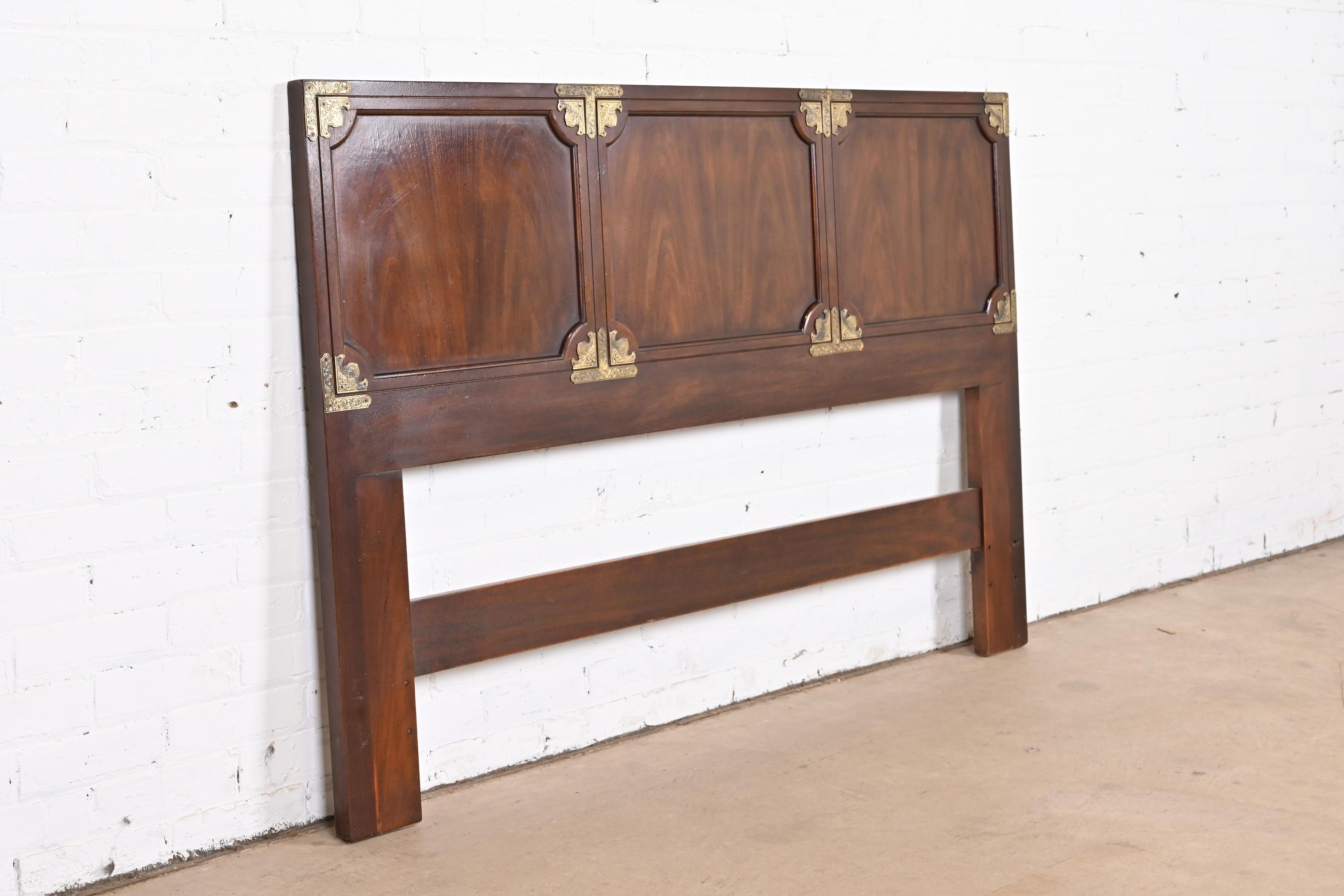 Henredon Hollywood Regency Chinoiserie Mahogany and Brass Queen Size Headboard In Good Condition In South Bend, IN