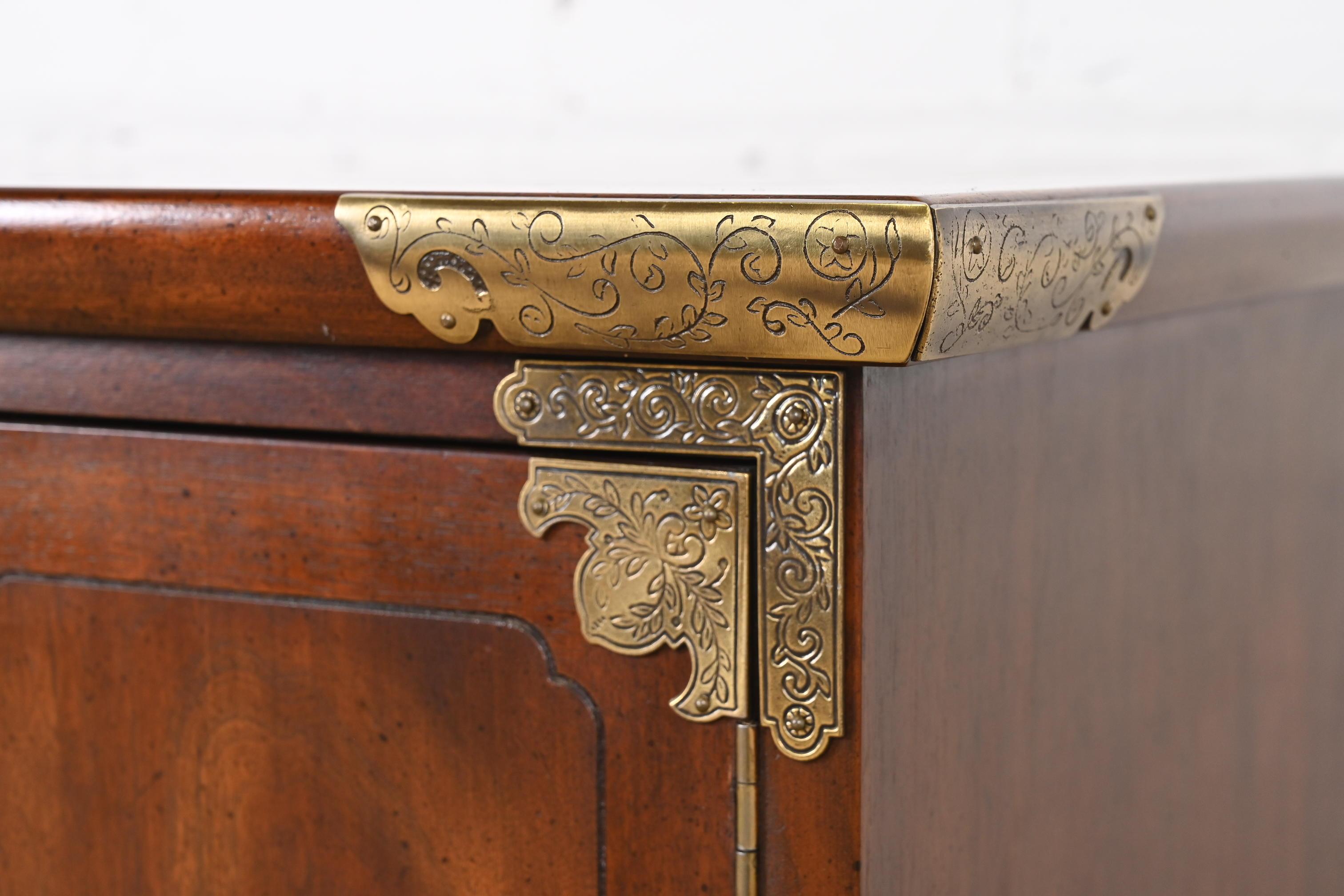 Henredon Hollywood Regency Chinoiserie Mahogany and Brass Sideboard Credenza 7